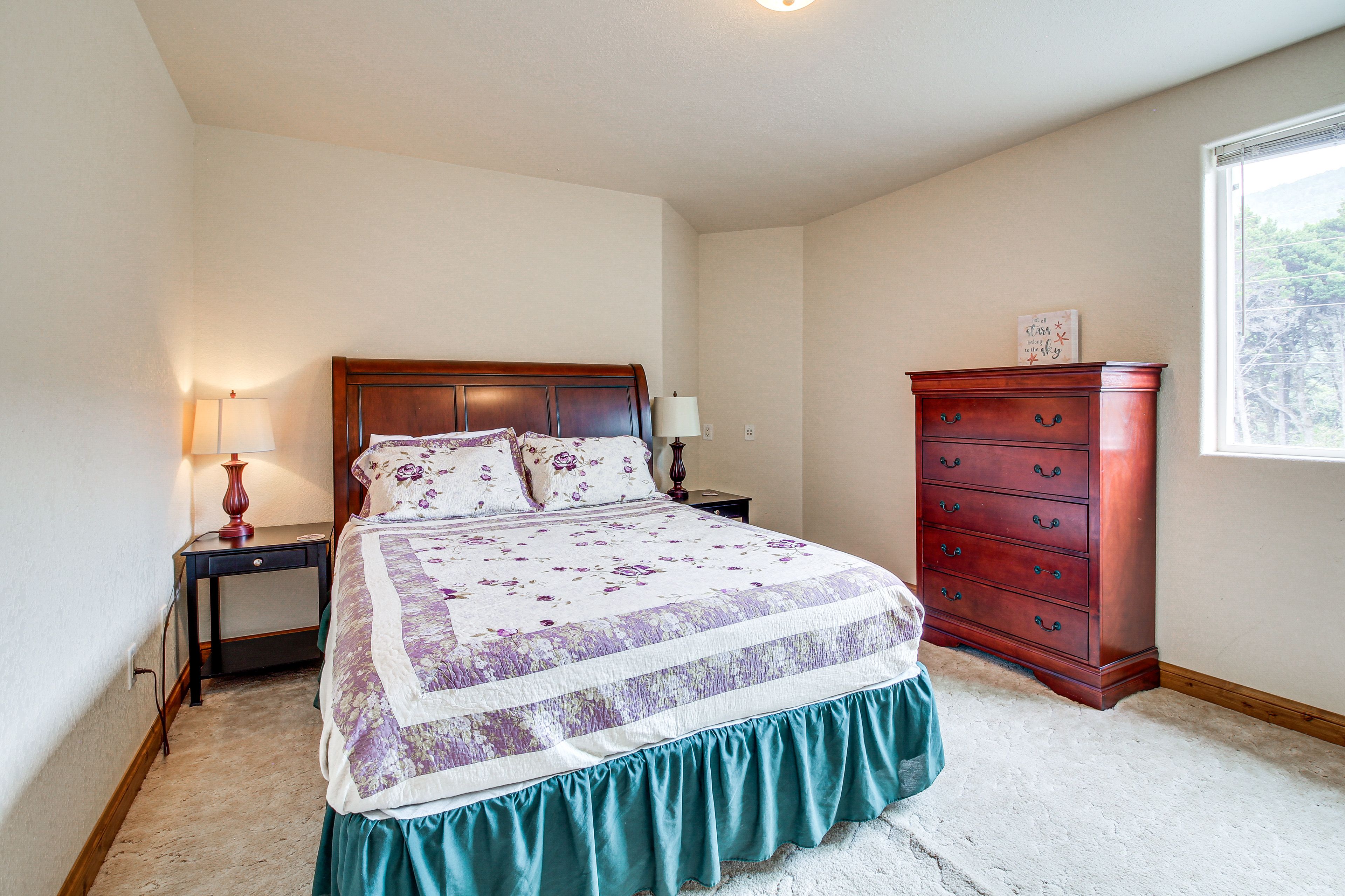 Bedroom 3 | Main Level | Queen Bed