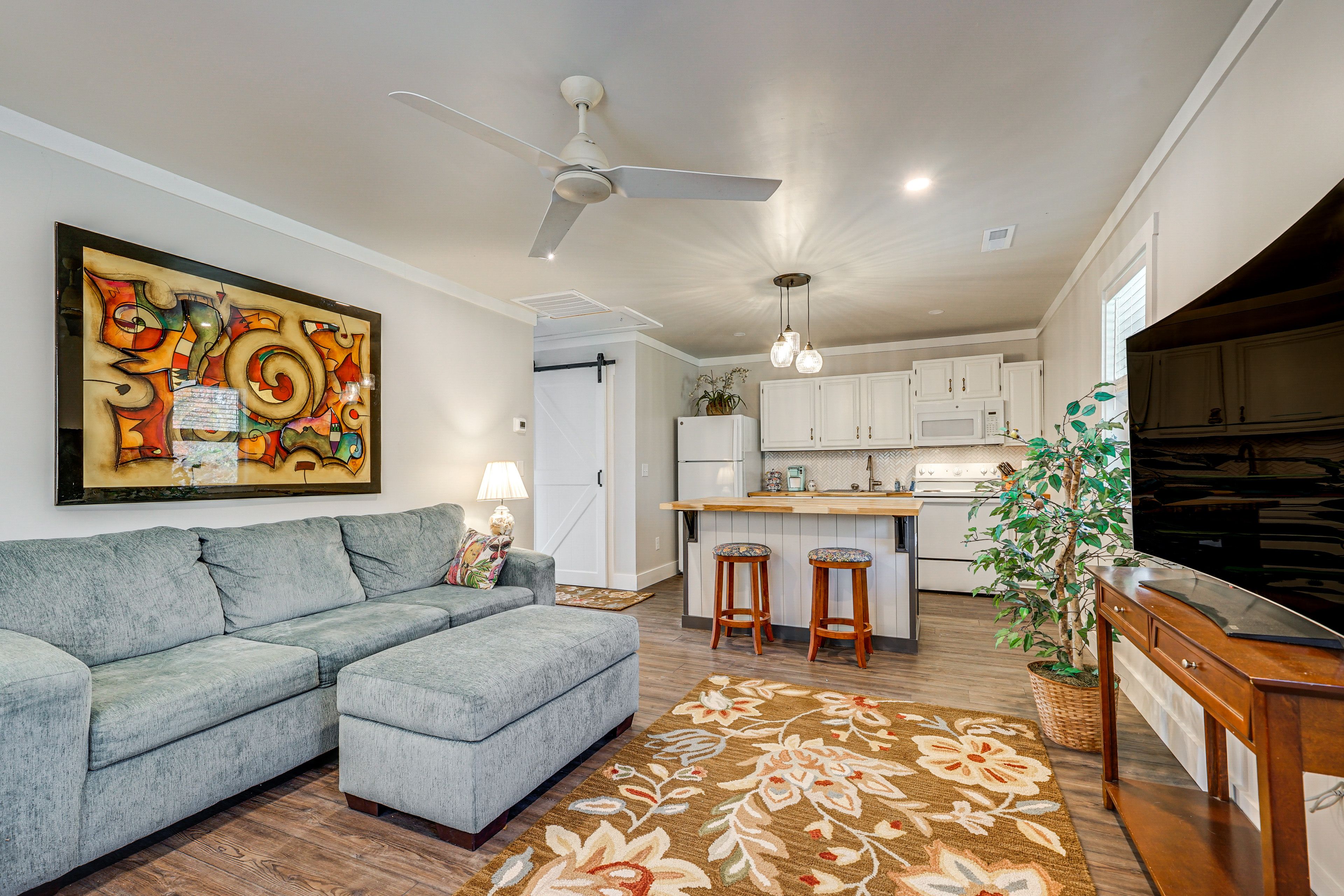 Wilmington Vacation Rental | 1BR | 1BA | 580 Sq Ft | Exterior Staircase to Enter