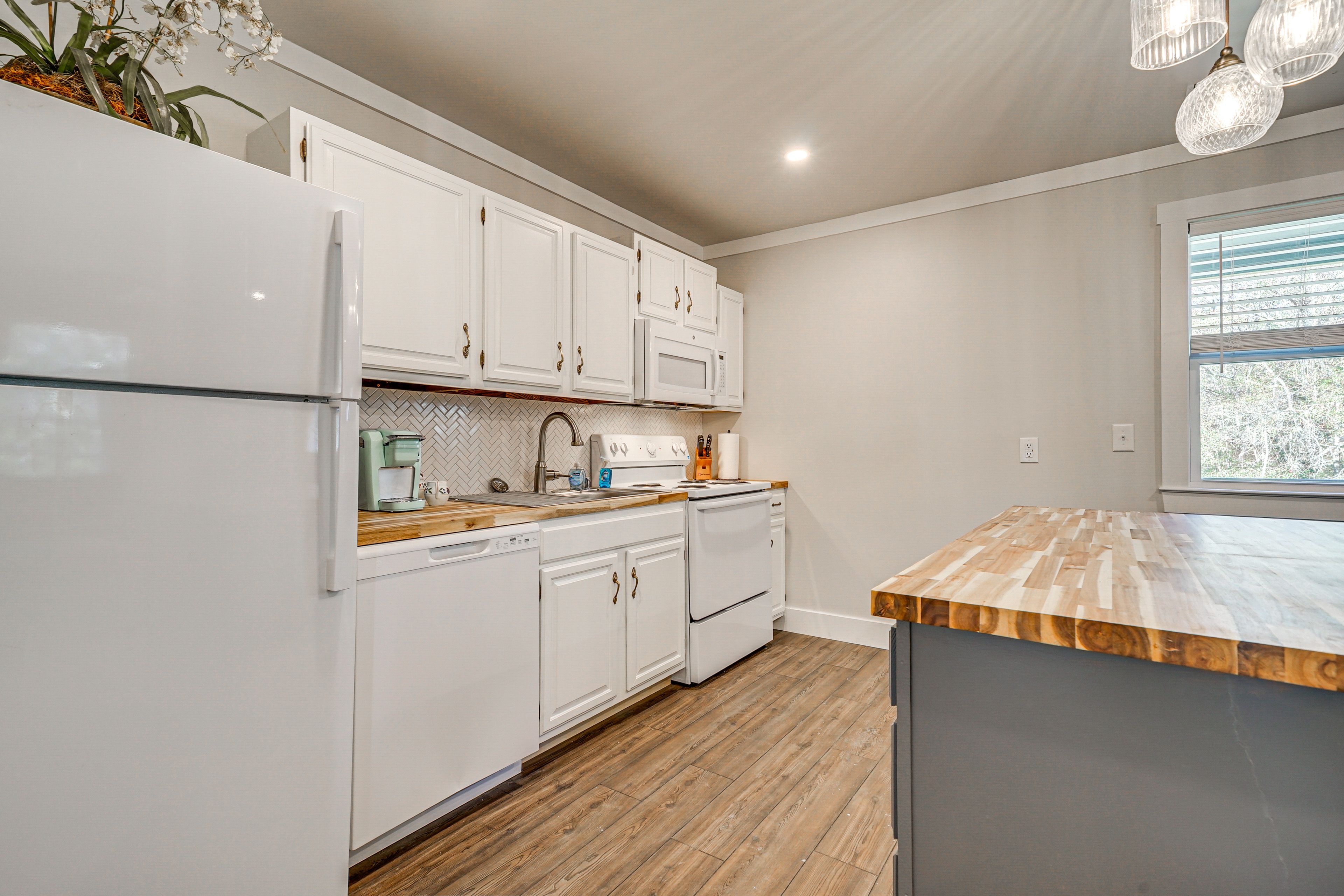 Kitchen | Central A/C & Heating