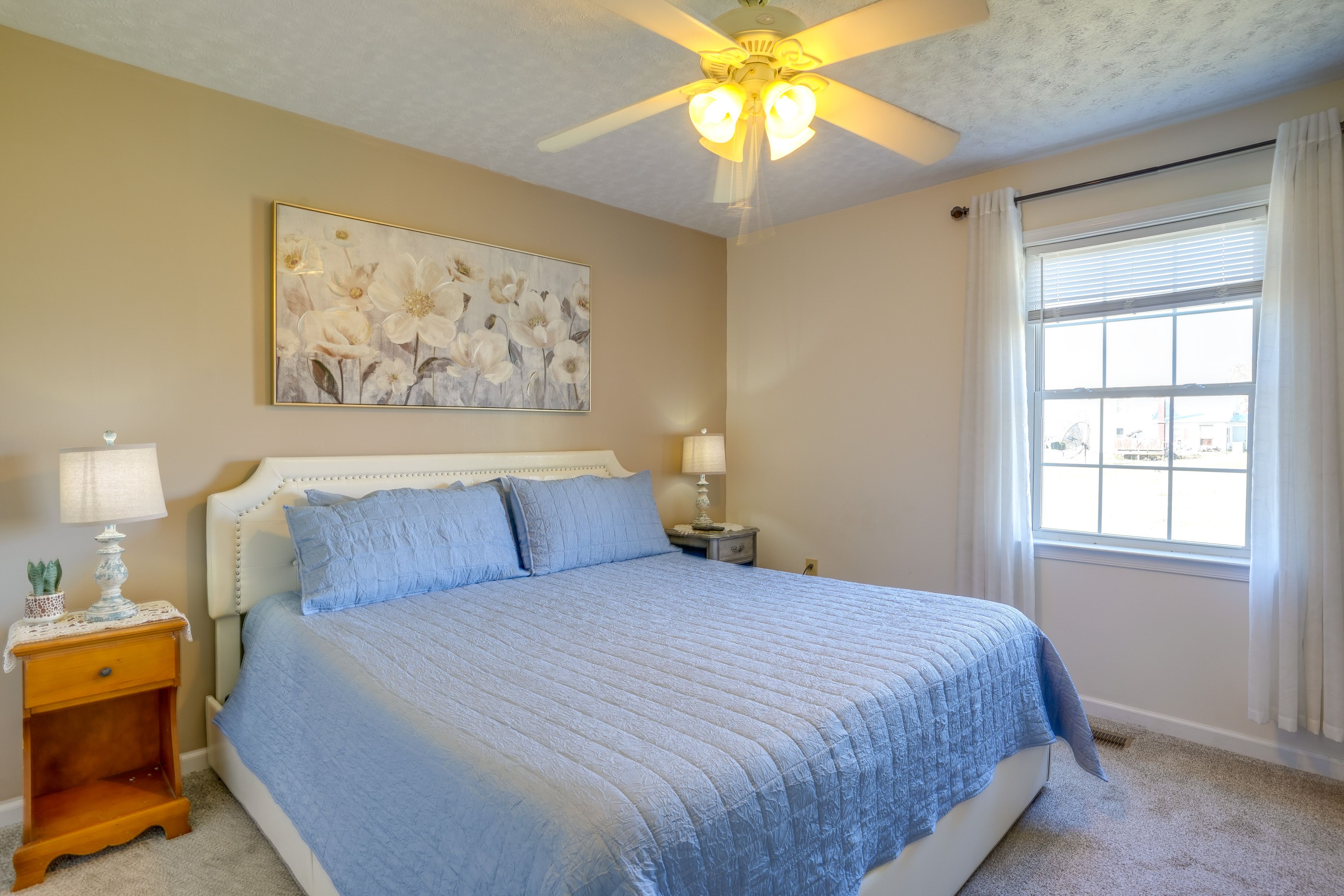 Bedroom 1 | King Bed | Smart TV | Linens Provided