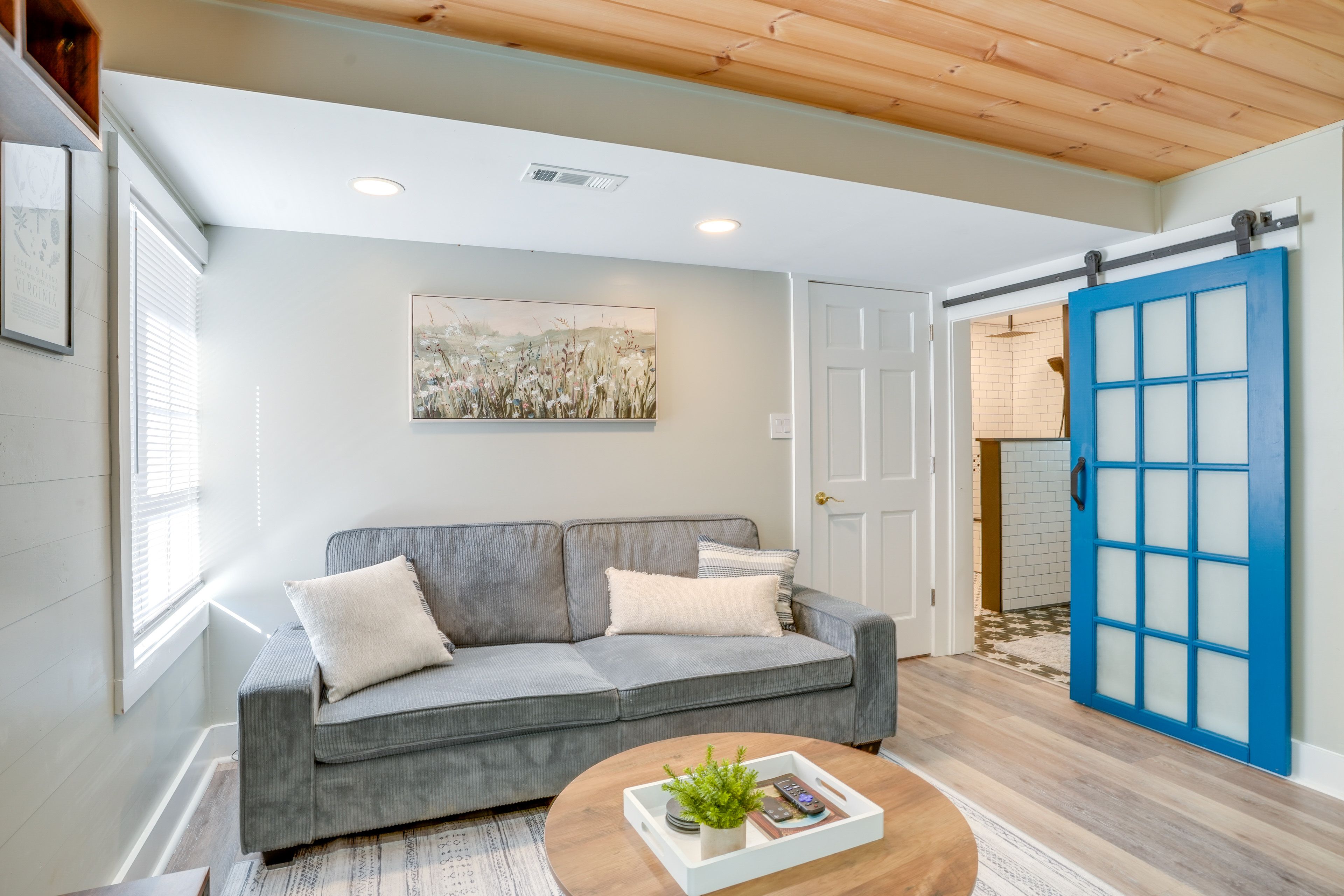 Living Room | Smart TV | Electric Fireplace | Free WiFi