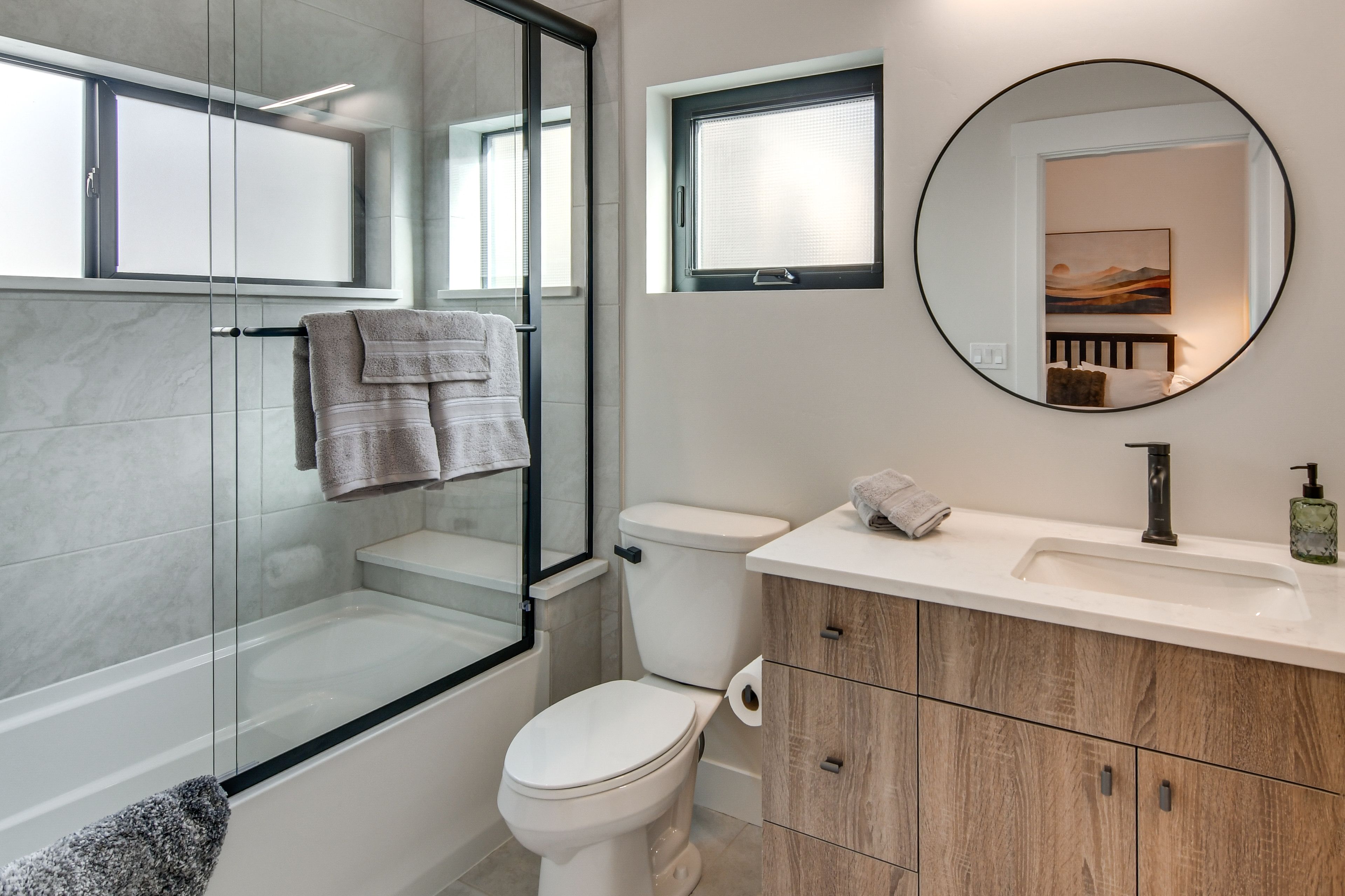 Full Bathroom | 2nd Floor