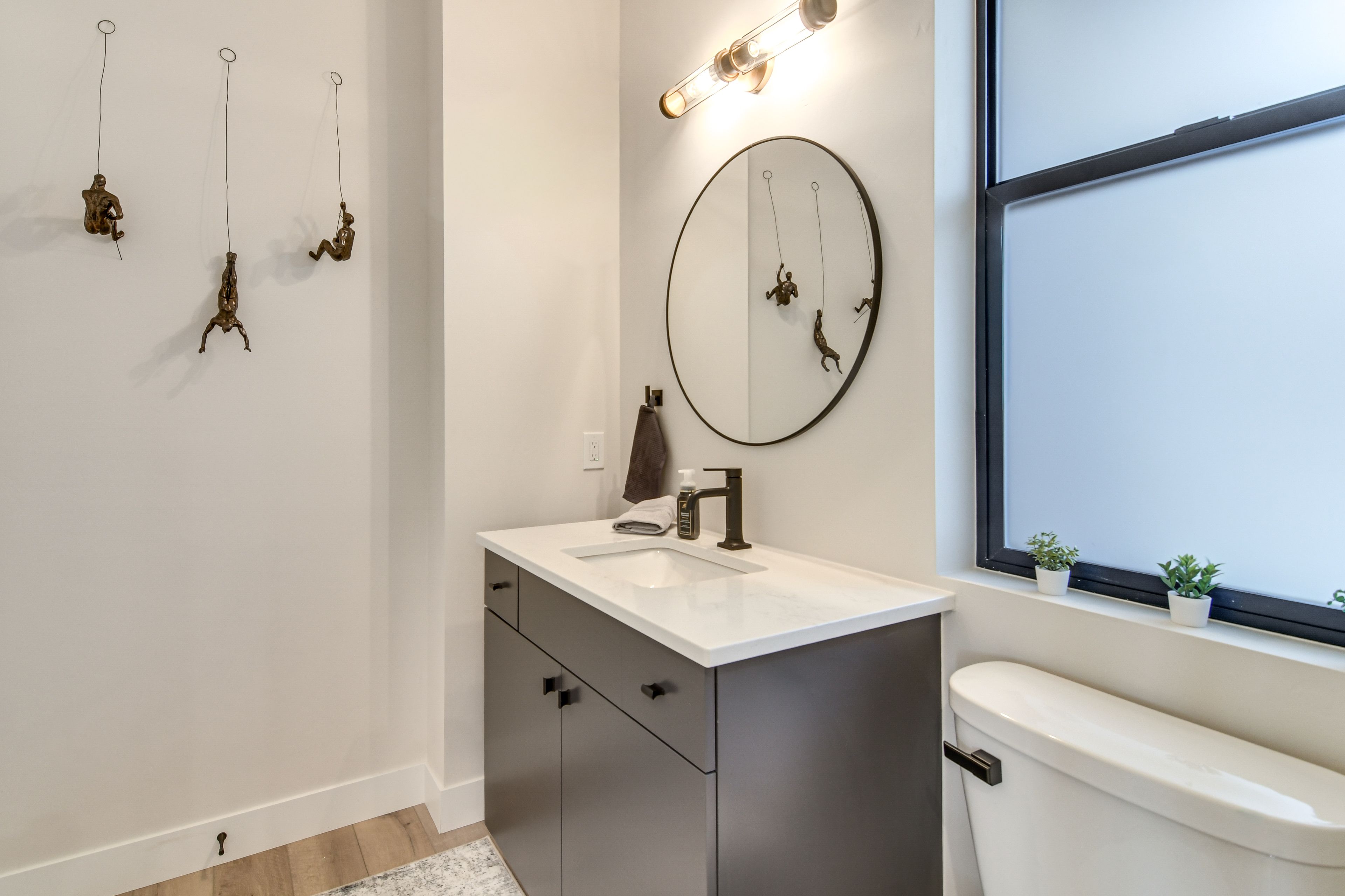 Half Bathroom | 1st Floor