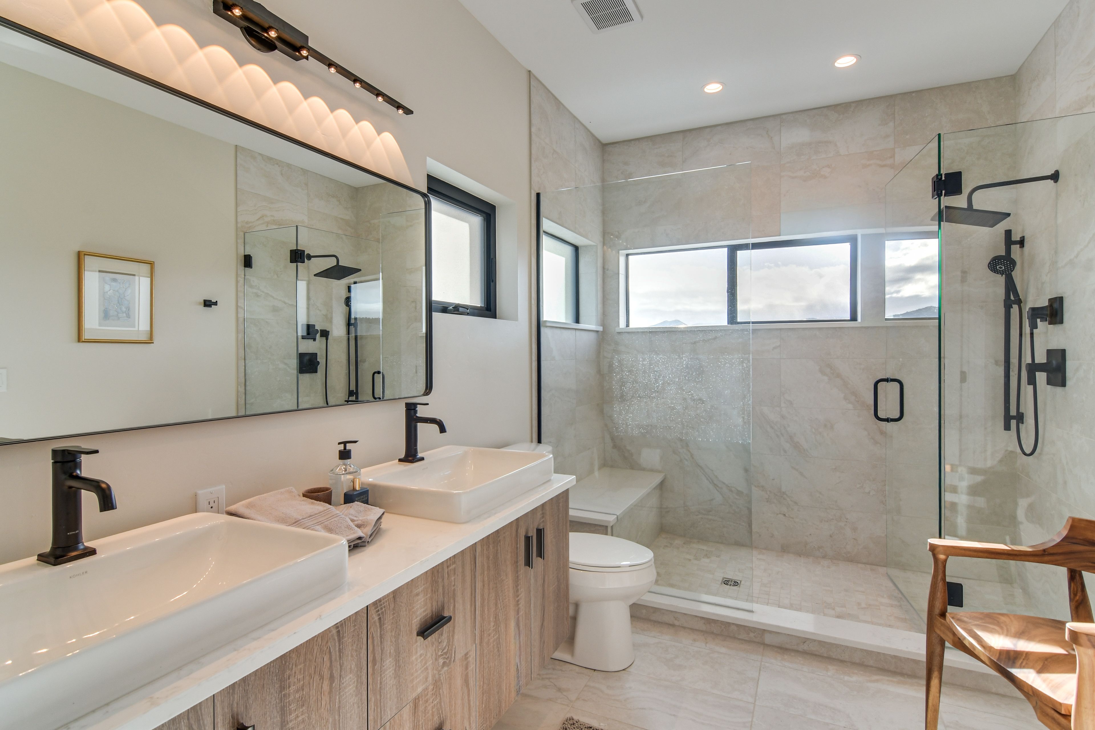 Full Bathroom | 2nd Floor