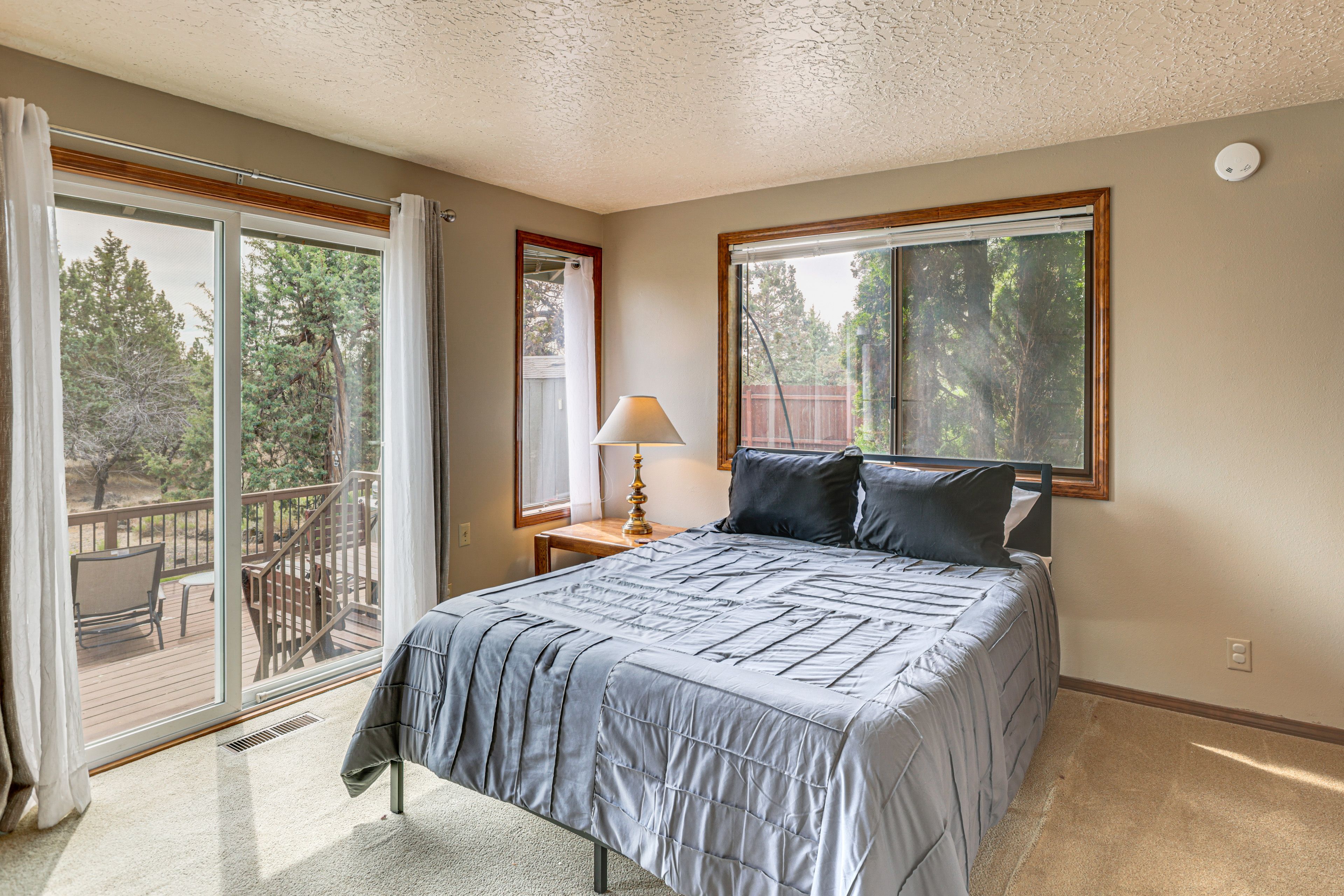 Bedroom 2 | Queen Bed | 1st Floor