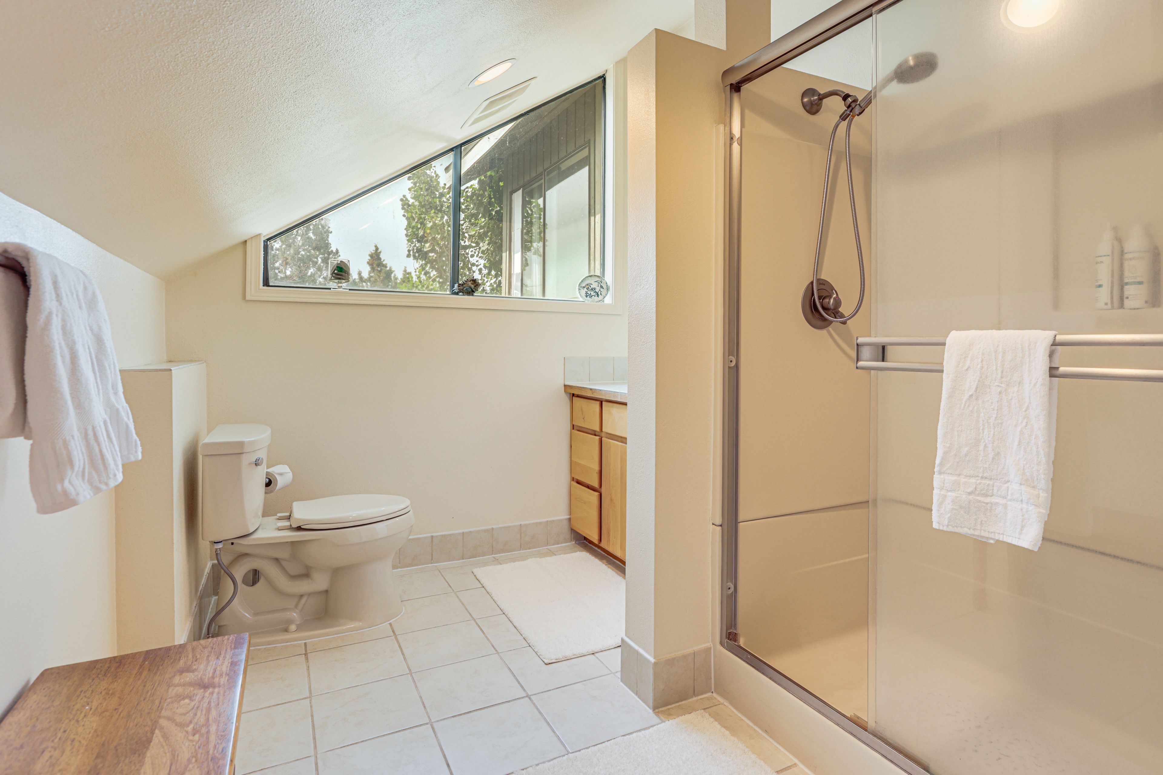 En-Suite Bathroom | 2nd Floor