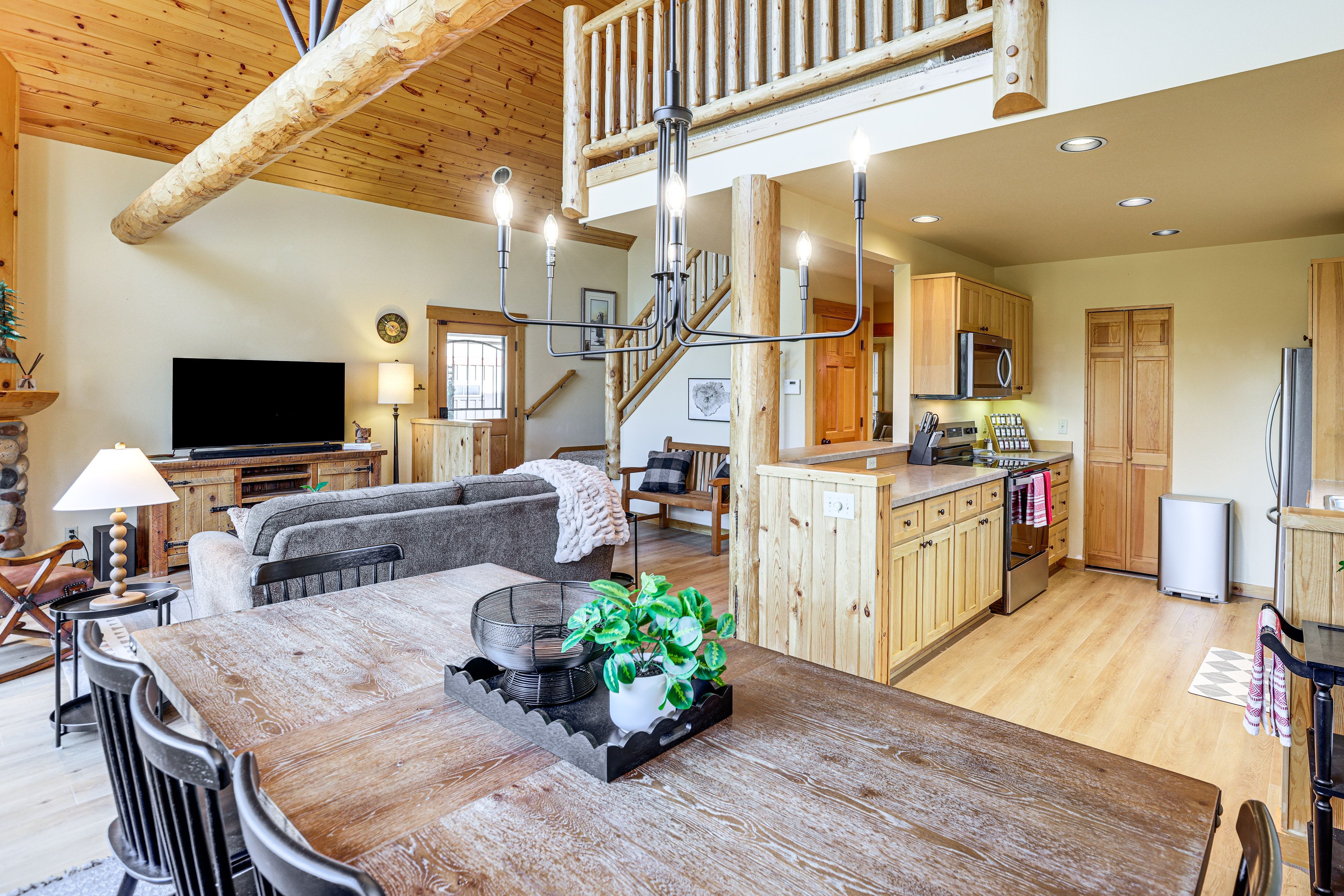 Dining Area | 1st Floor