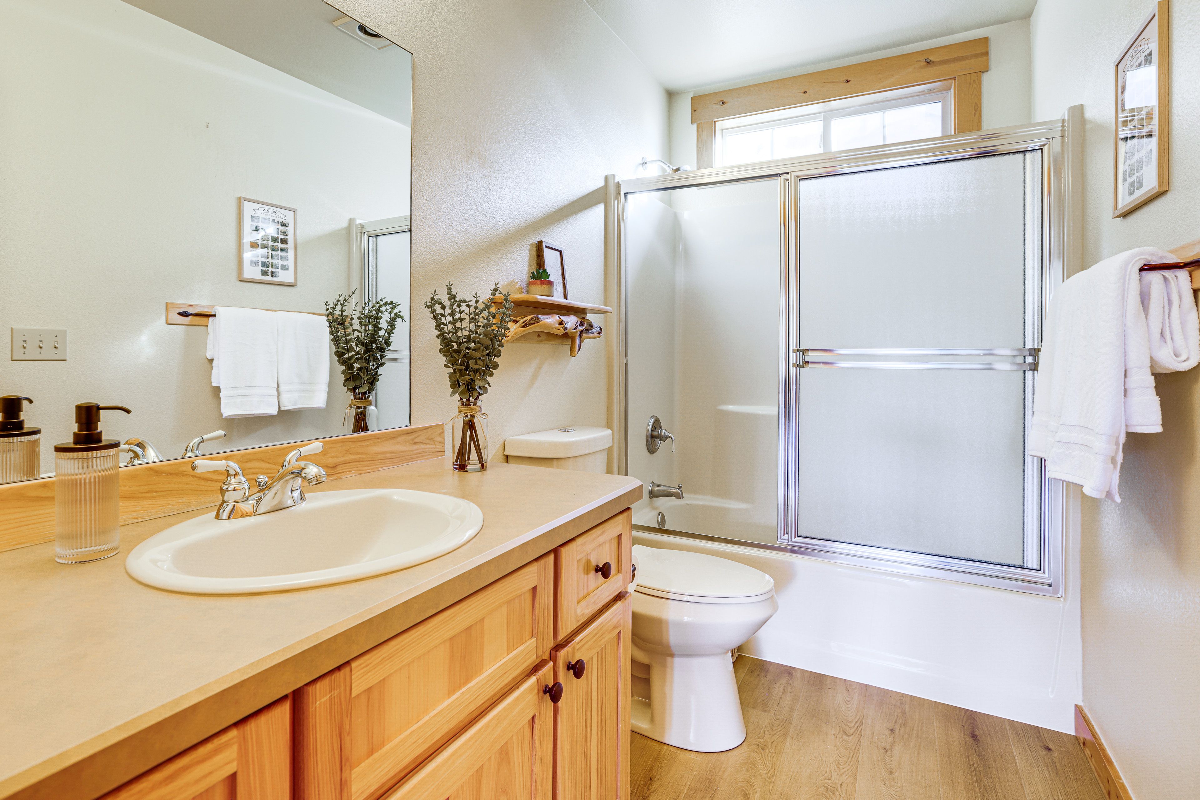 Full Bathroom | 1st Floor