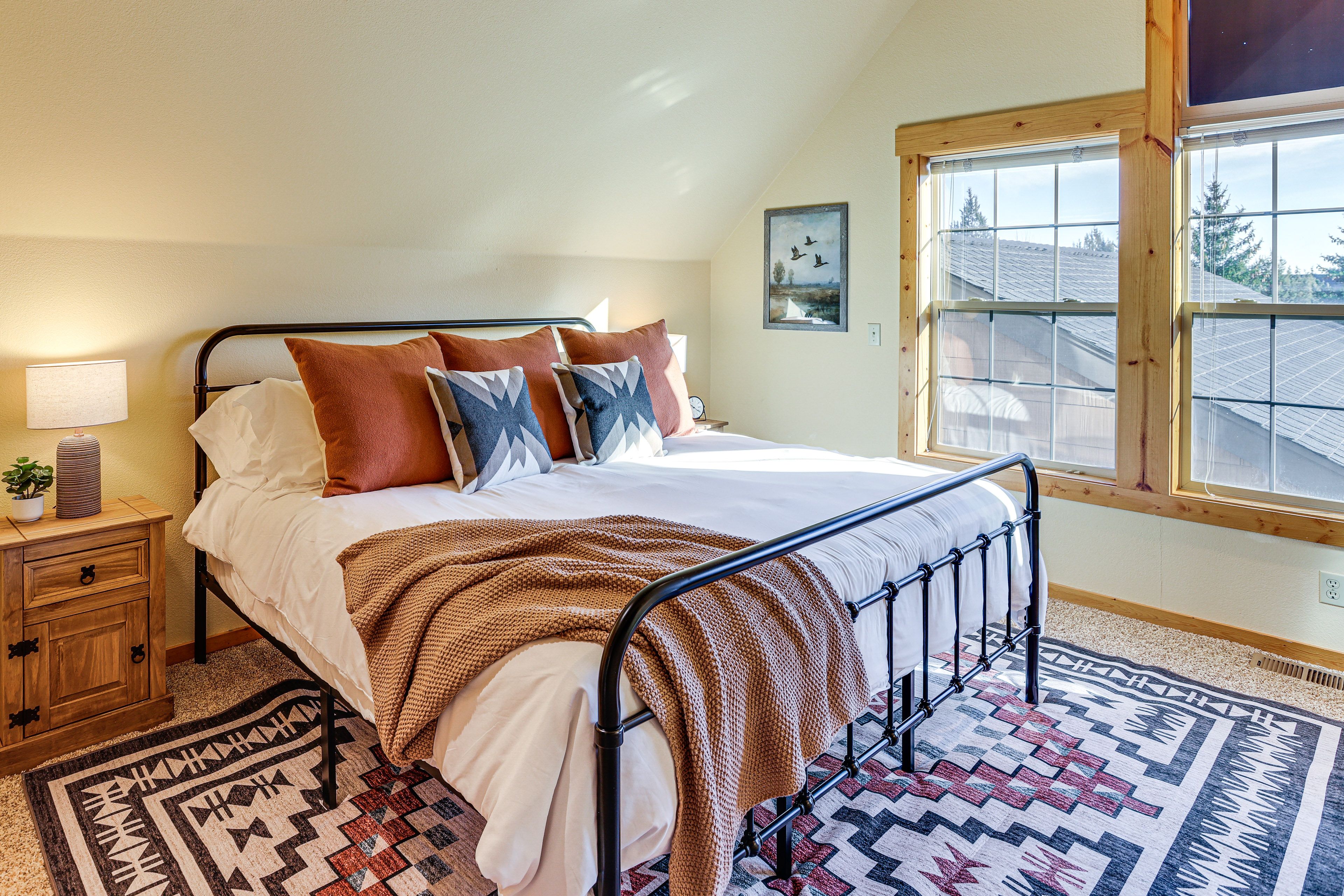 Bedroom 3 | King Bed | 2nd Floor