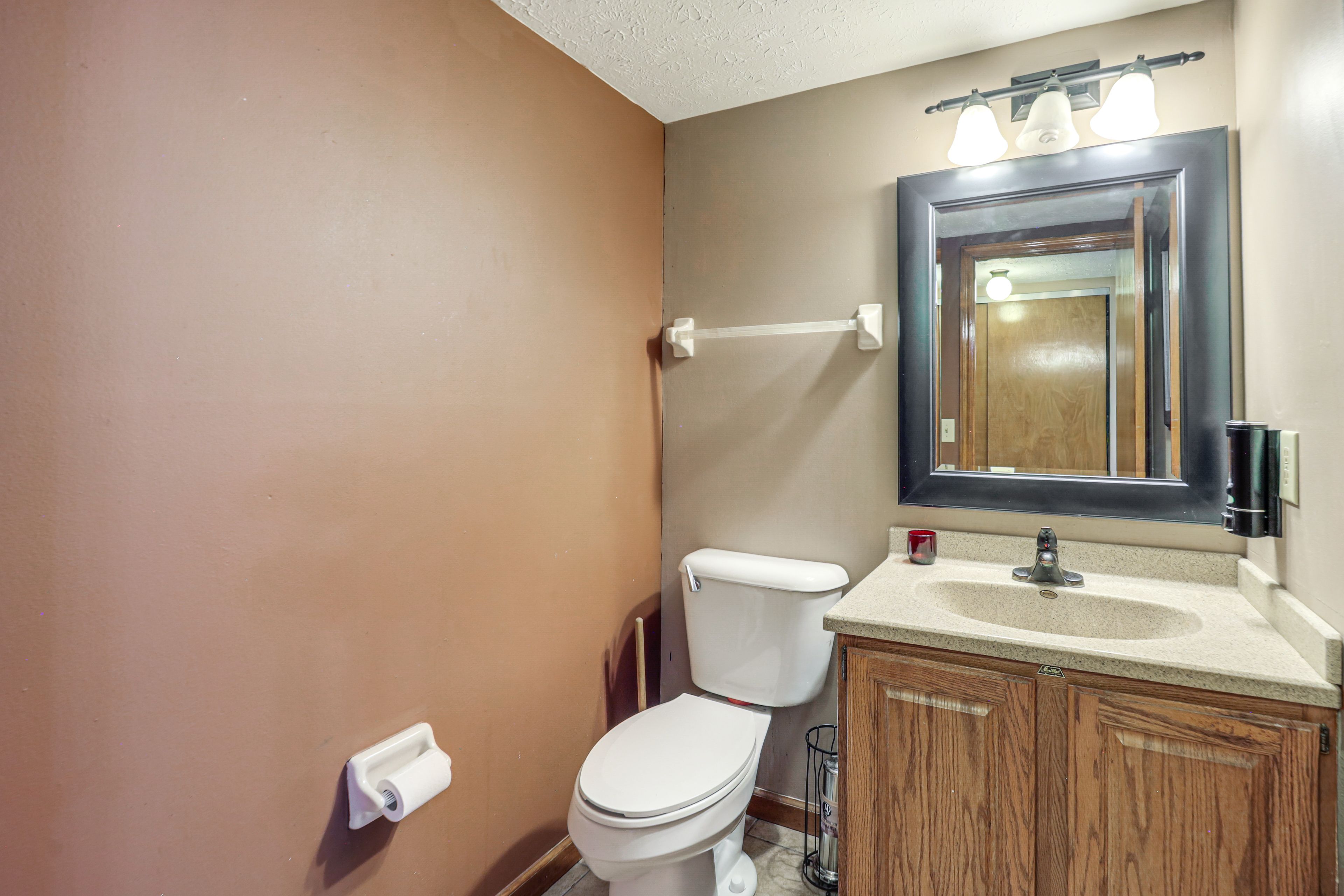 Half Bathroom | 1st Floor
