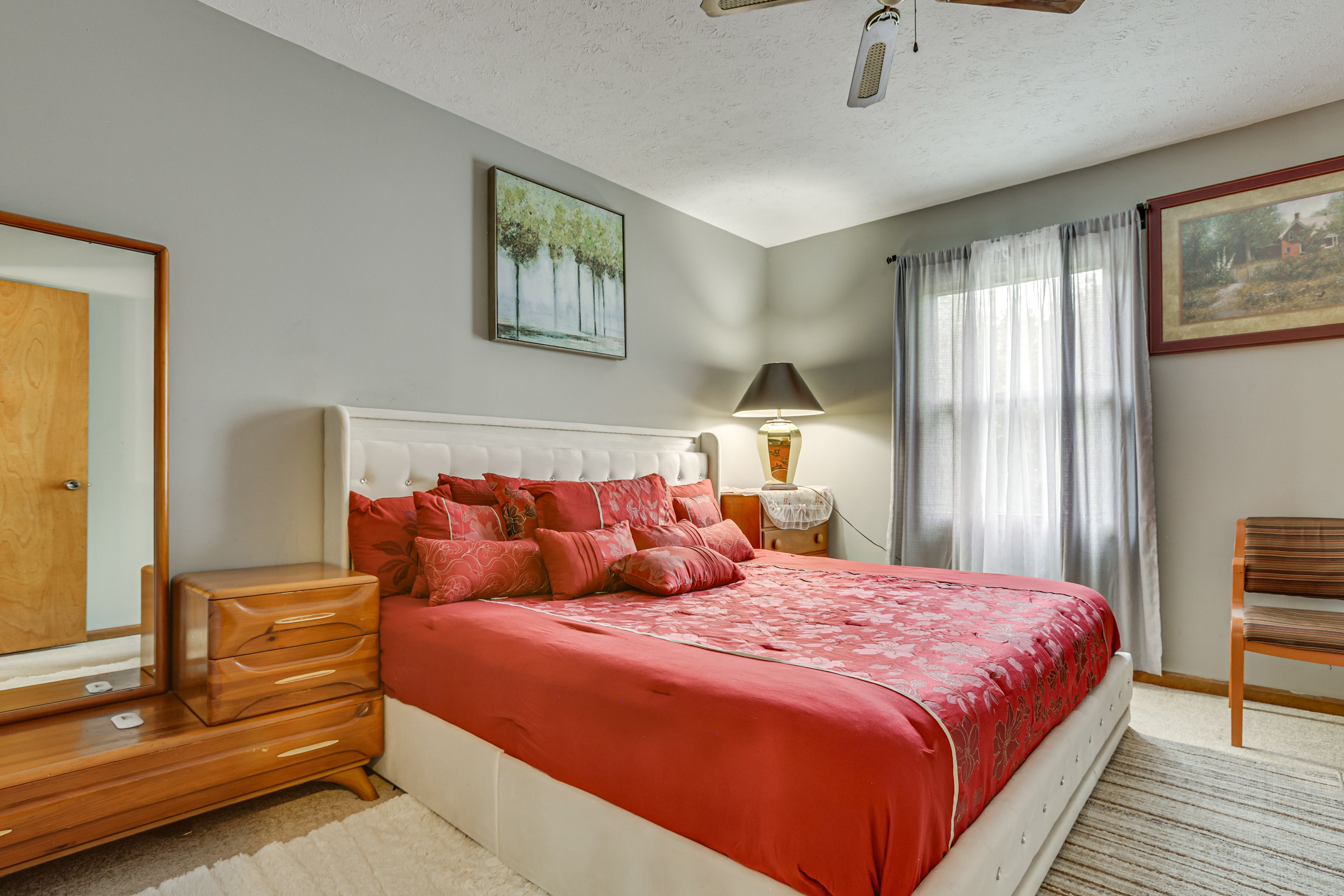 Bedroom 1 | 1st Floor | King Bed | Smart TV