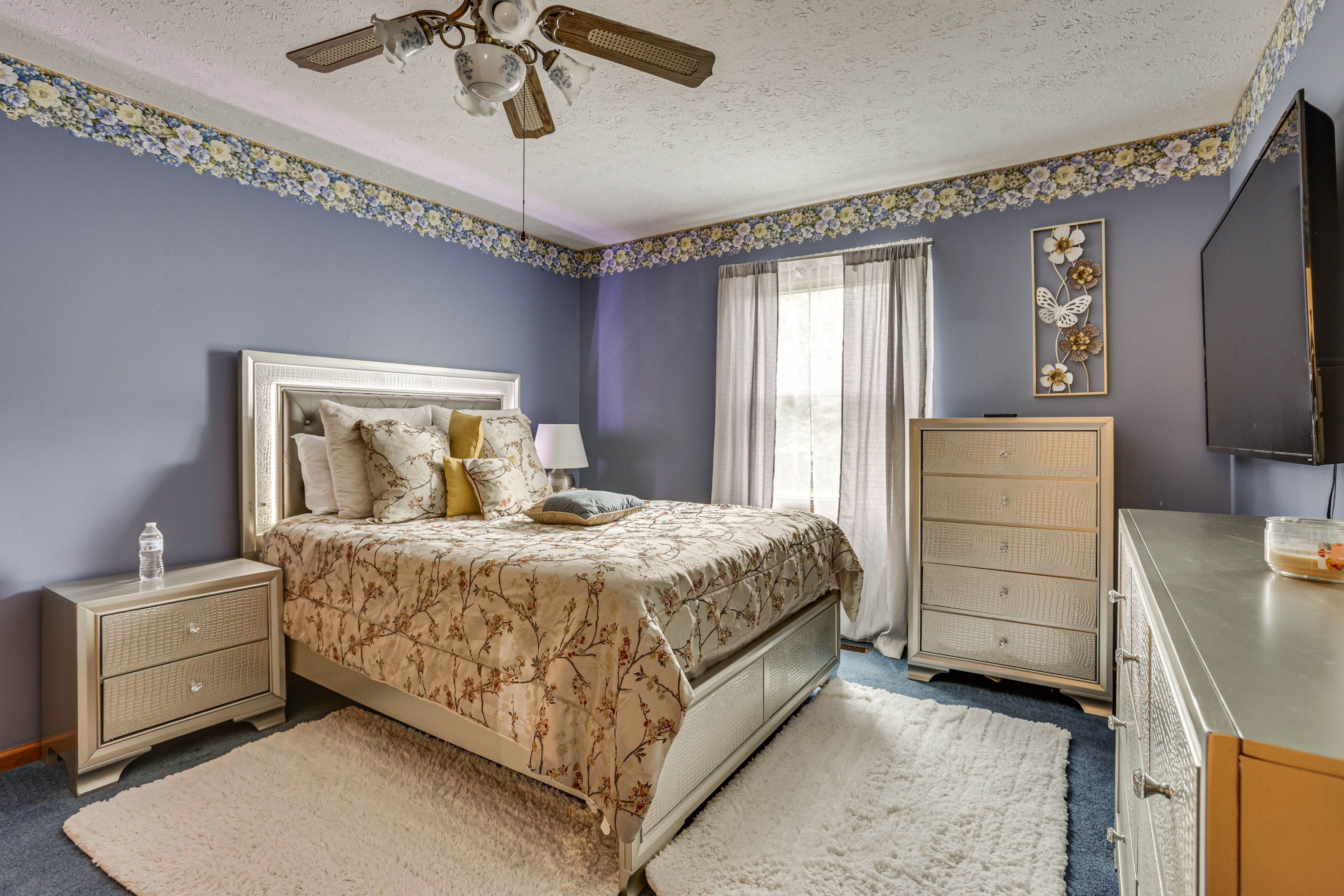 Bedroom 6 | 2nd Floor | Queen Bed