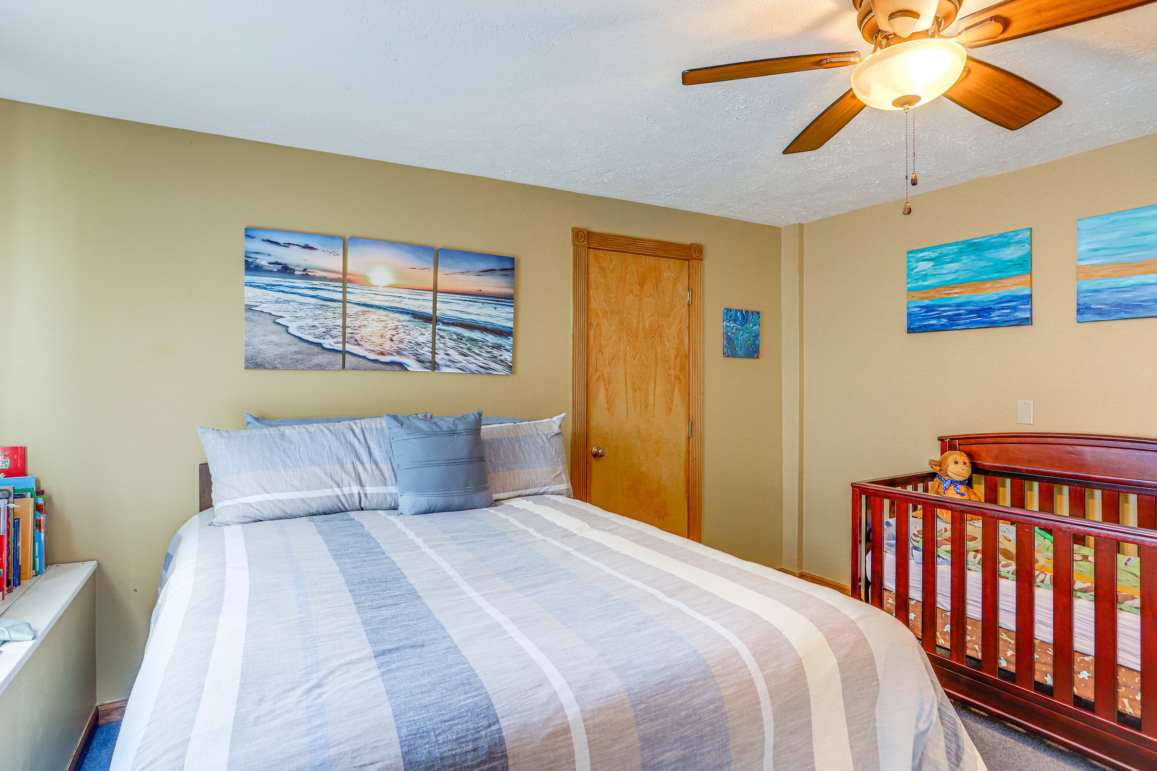 Bedroom 4 | Lower Level | Queen Bed | Crib