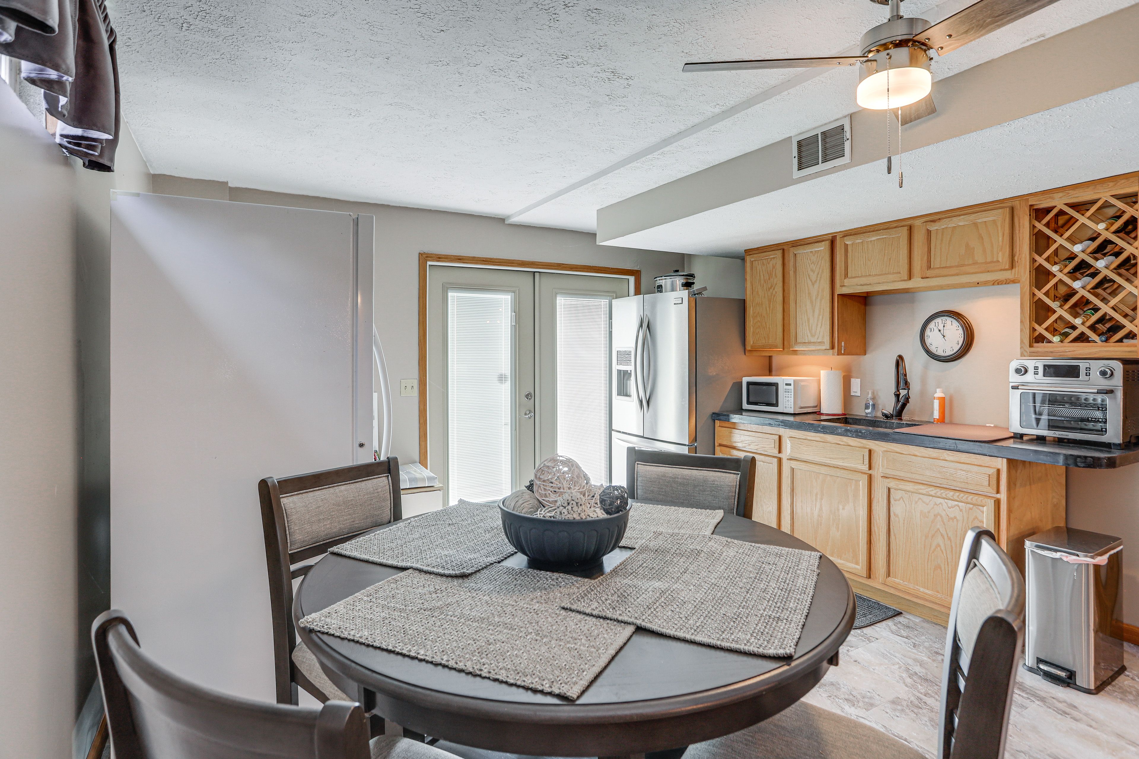 Apartment Suite | Kitchenette | Lower Level | Crockpot | Toaster Oven