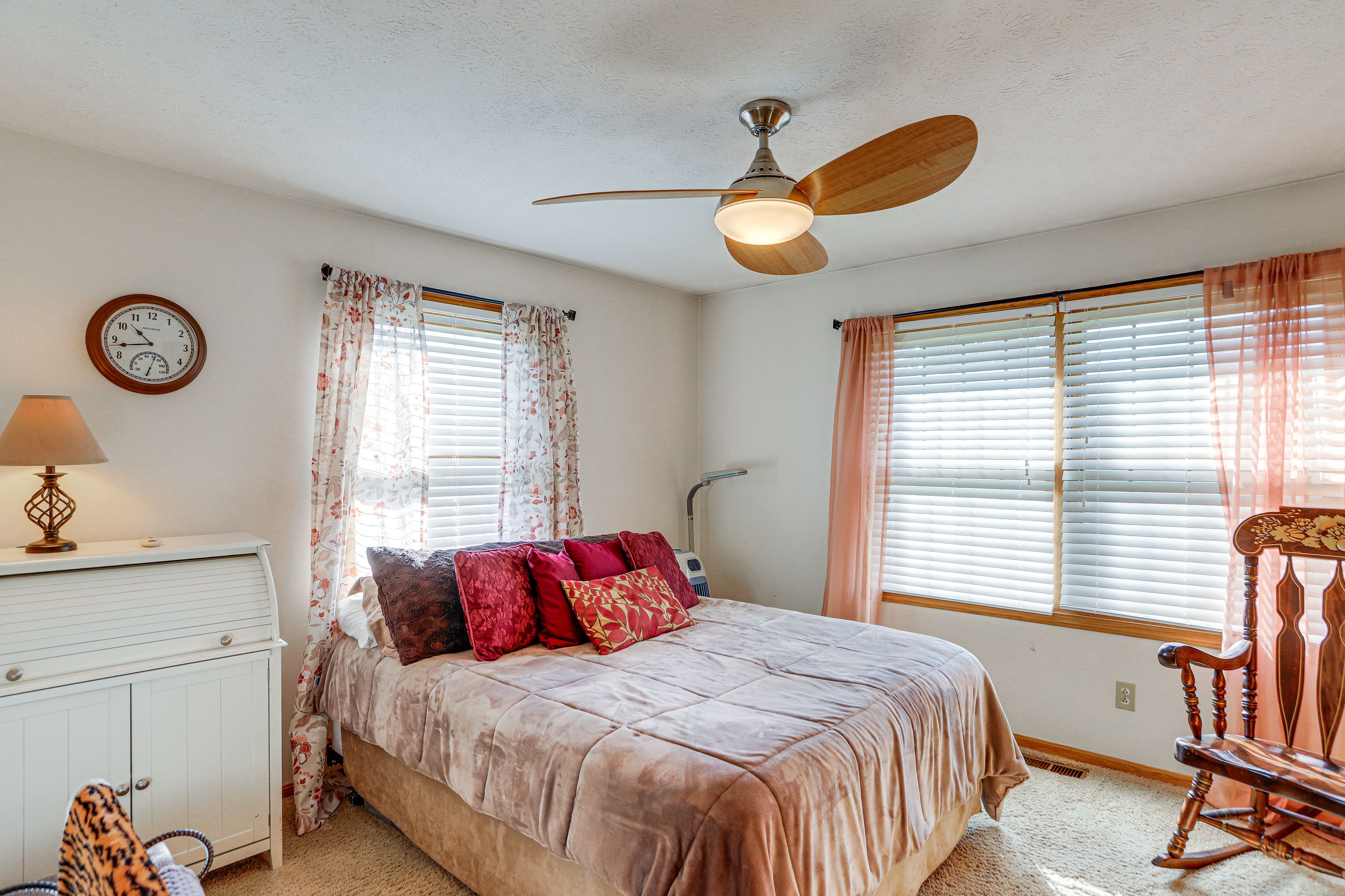 Bedroom 2 | Main Level | Queen Bed