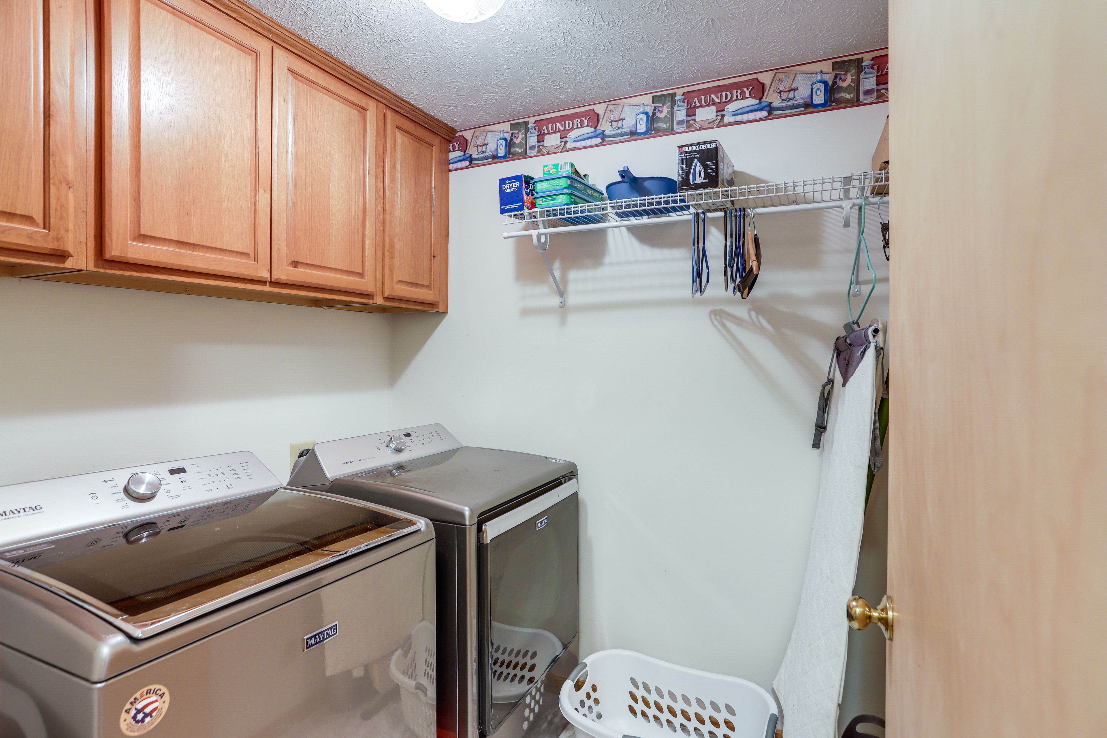 Laundry Room | Washer & Dryer