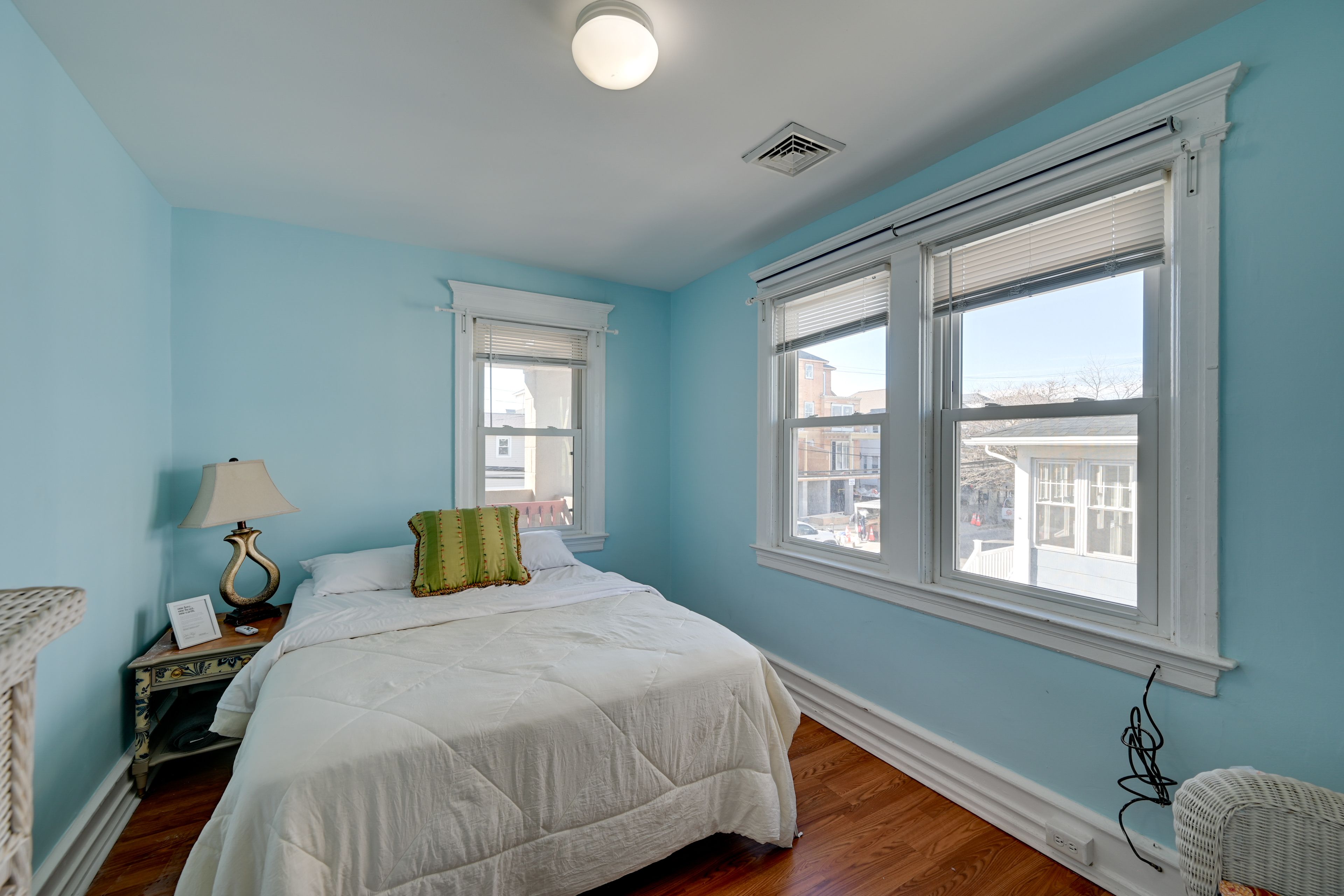 Bedroom 2 | Queen Bed