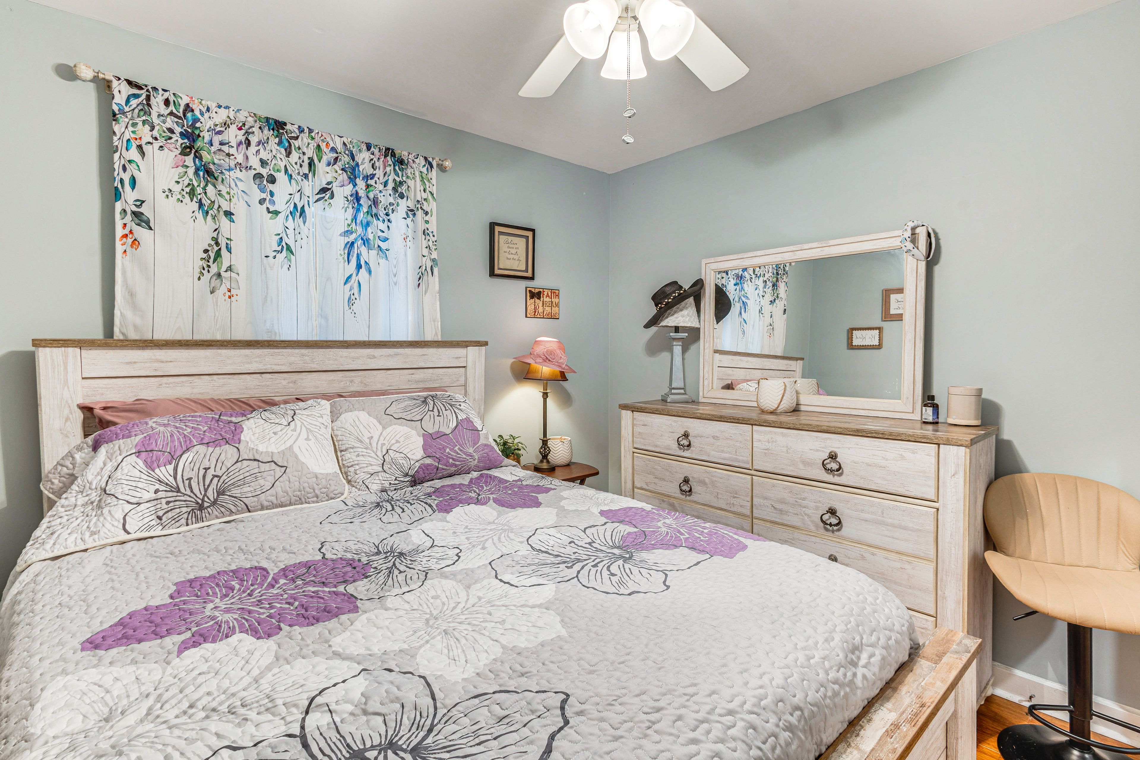 Bedroom 2 | Queen Bed