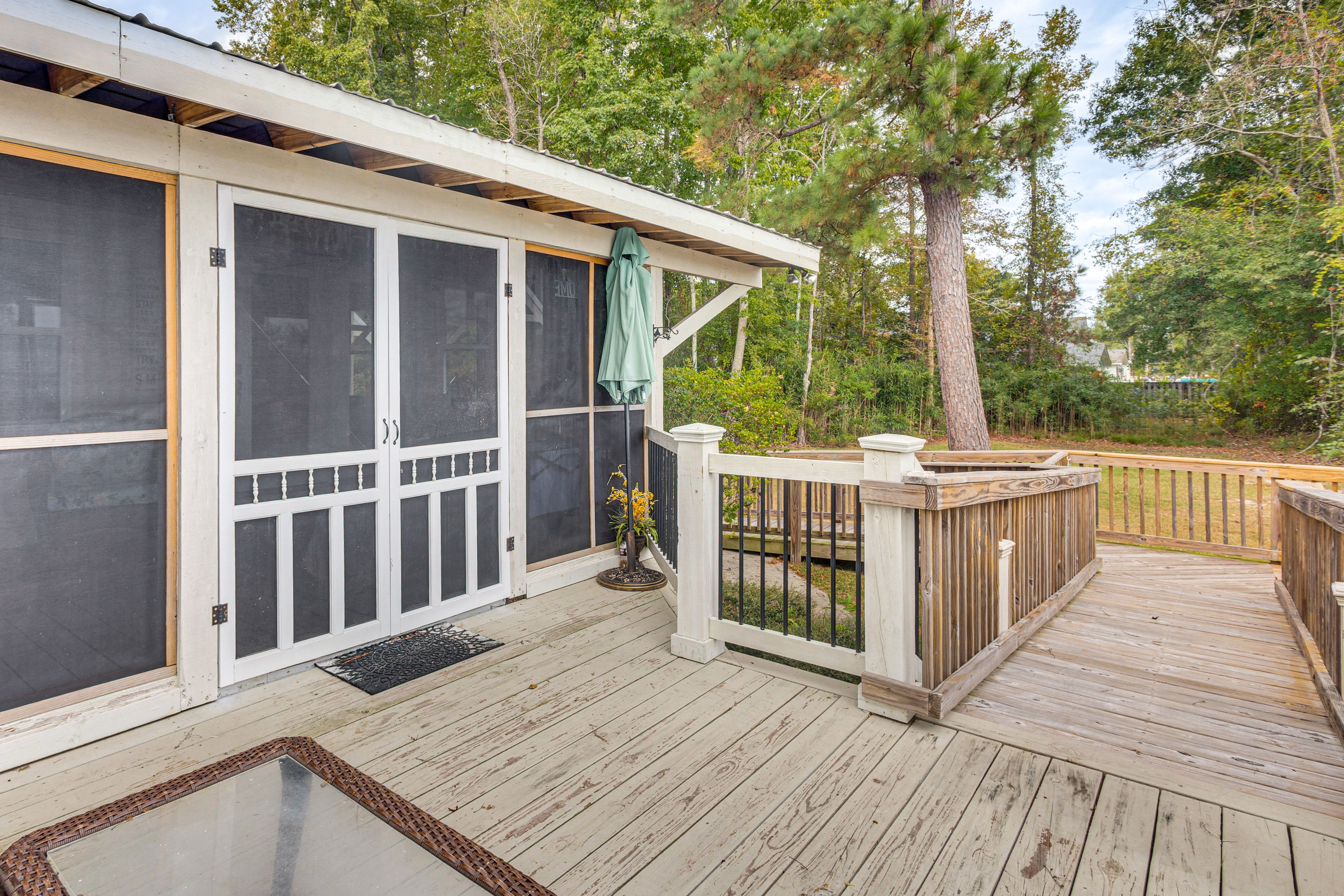 Private Deck | Outdoor Seating