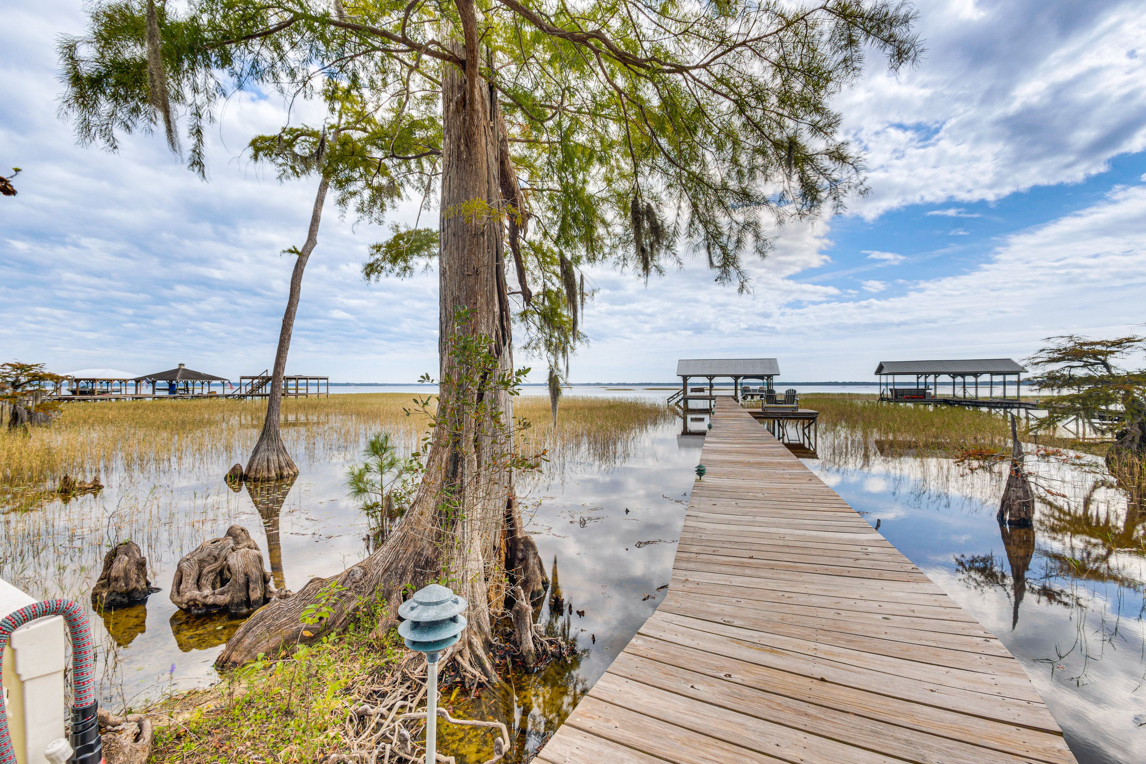 Lake Waccamaw Vacation Rental | 3BR | 2BA | Step-Free Access | 1,158 Sq Ft