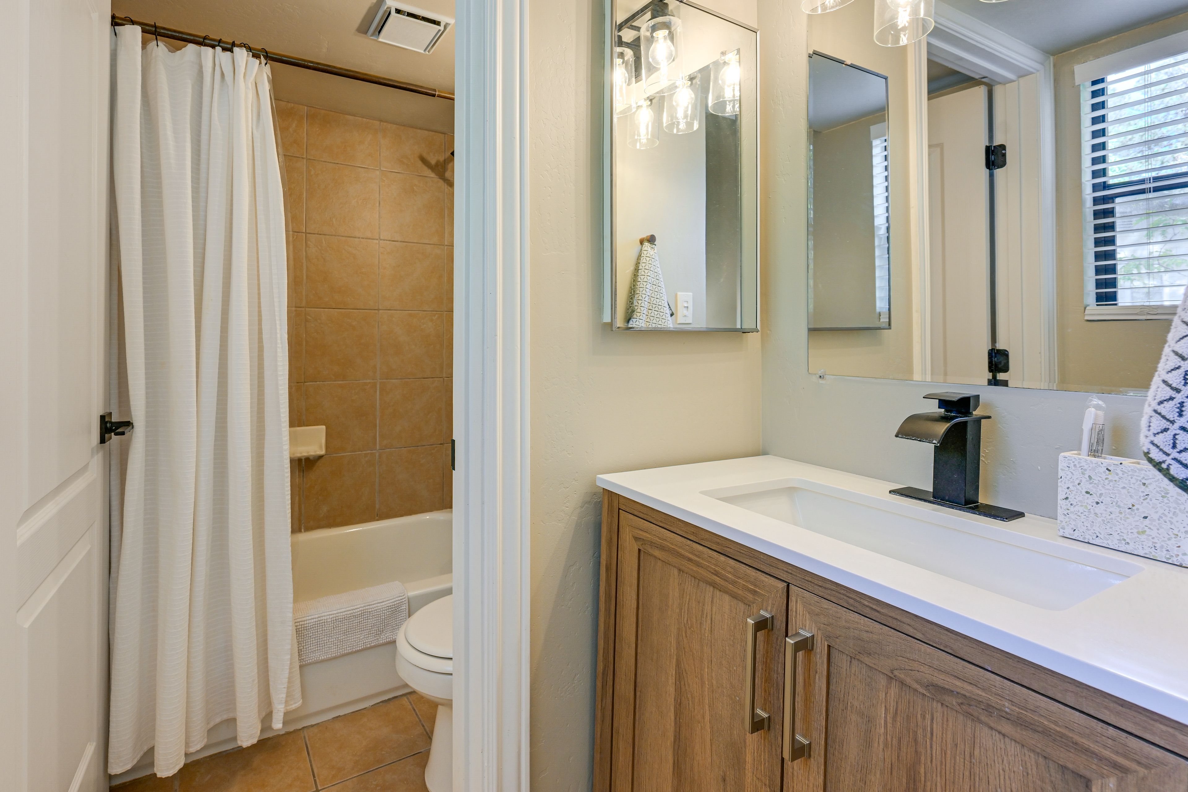 En-Suite Bathroom | Complimentary Toiletries