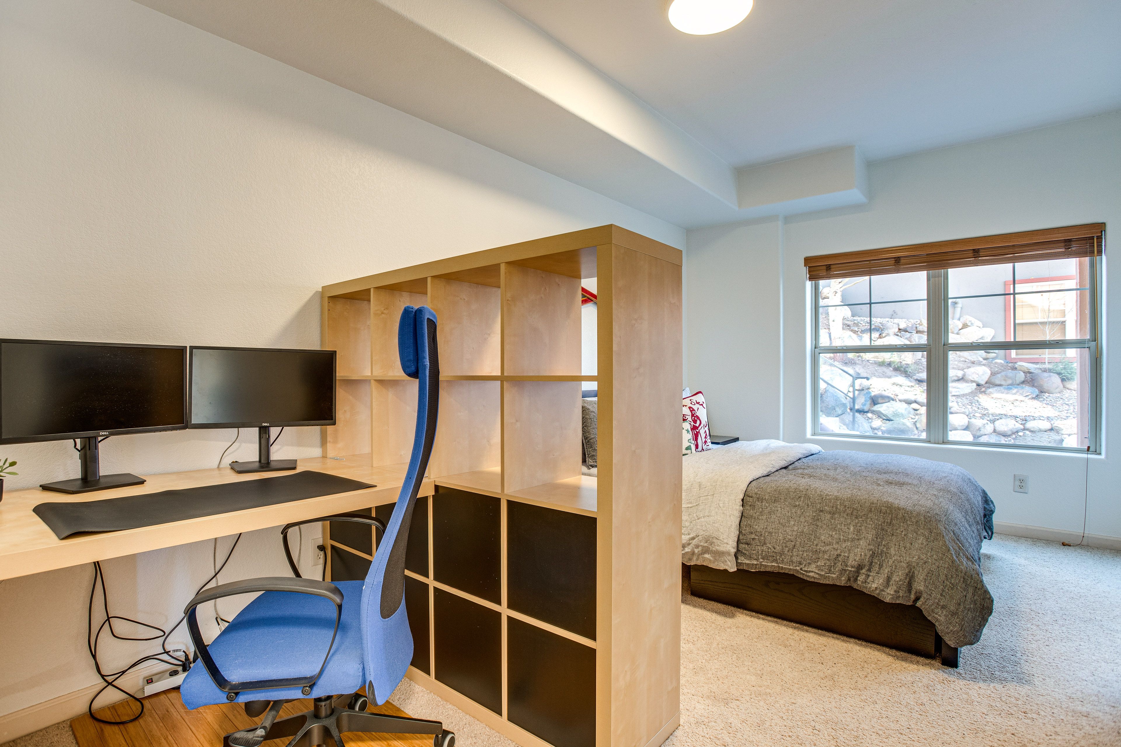 Bedroom 1 | Queen Bed