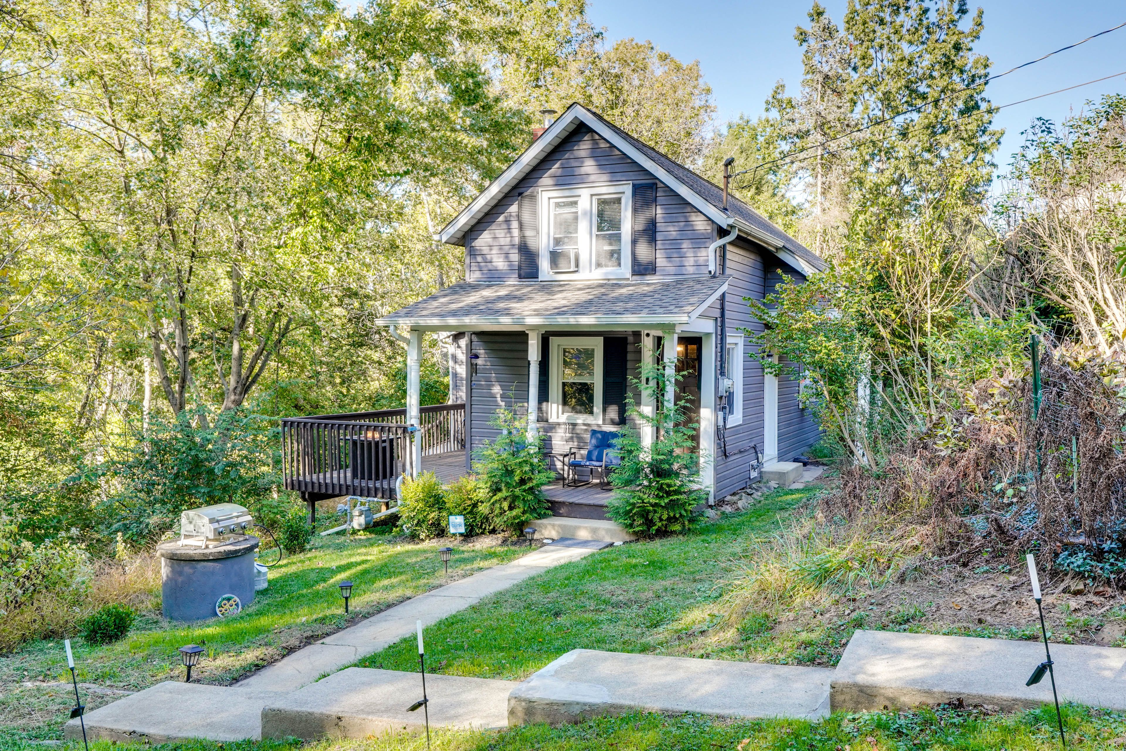 Bethlehem Vacation Rental | 2BR | 1BA | 1,010 Sq Ft | Exterior Steps to Enter