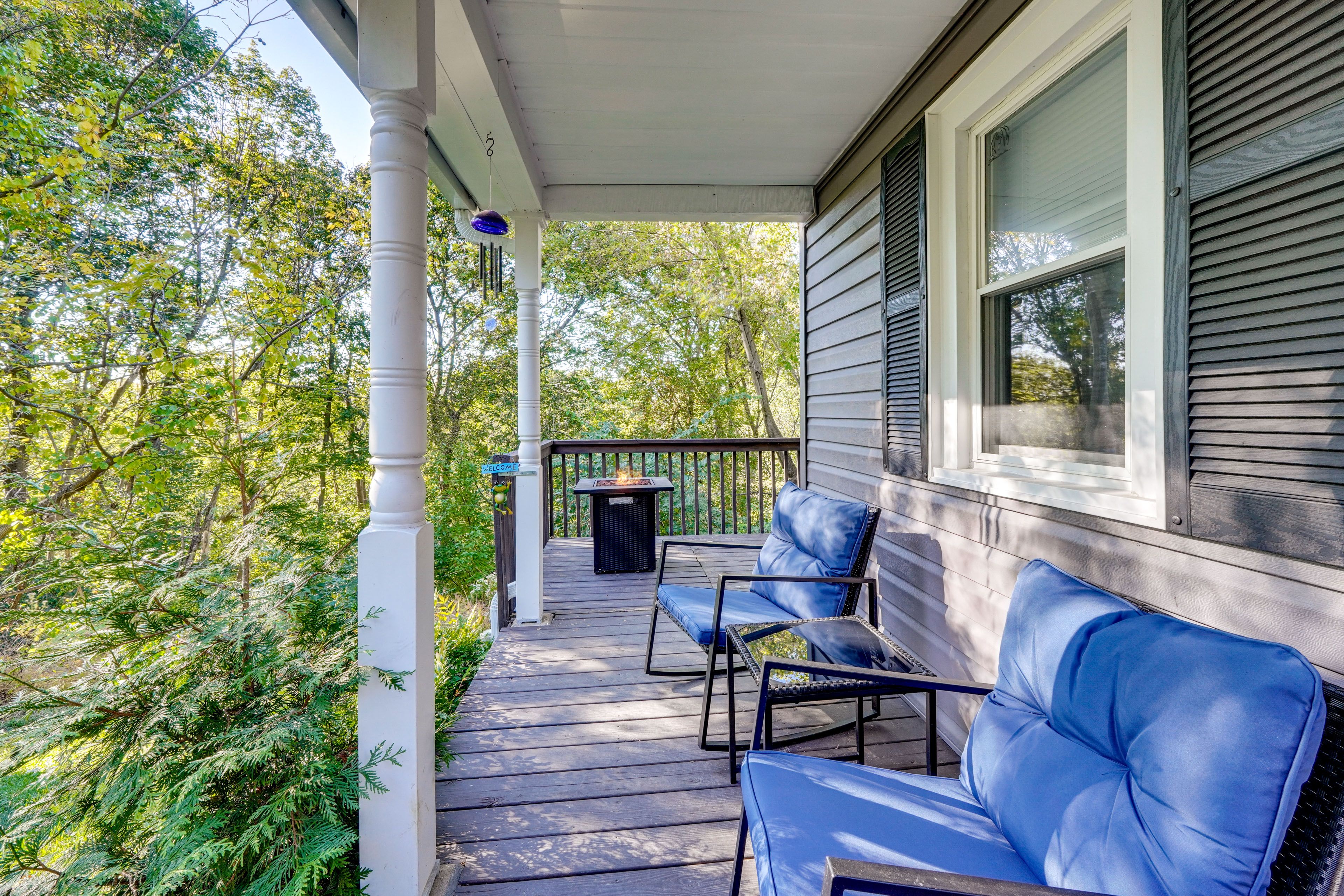 Covered Deck | Gas Fire Pit