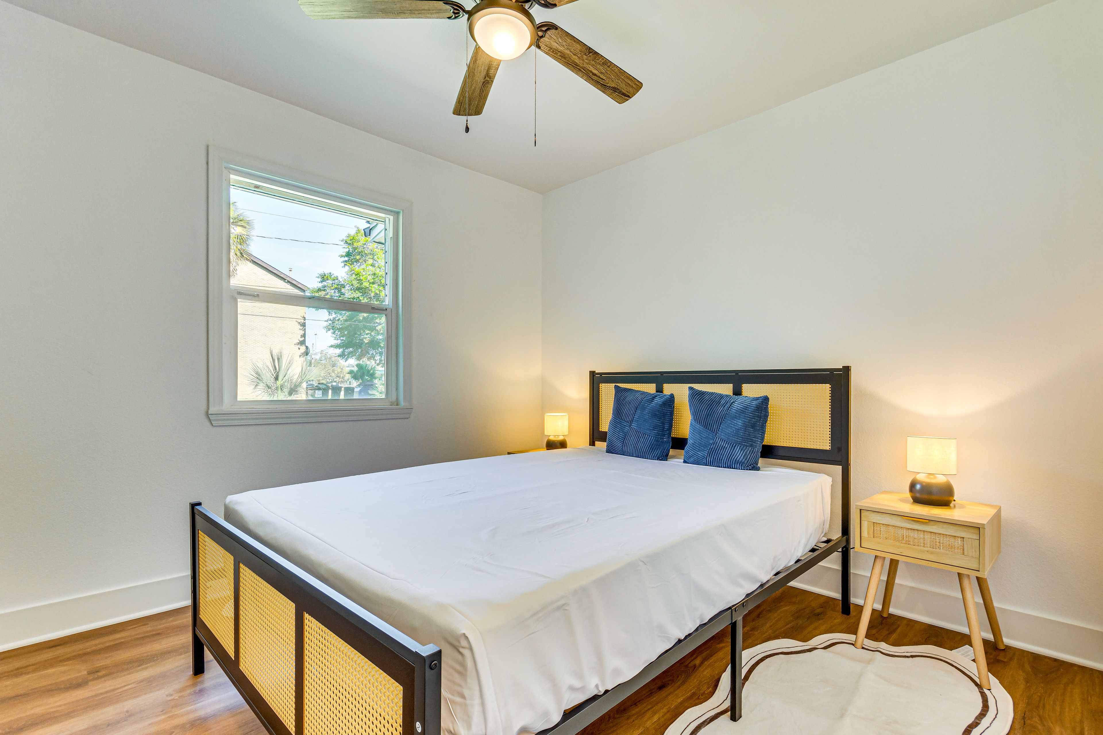 Bedroom 3 | Queen Bed