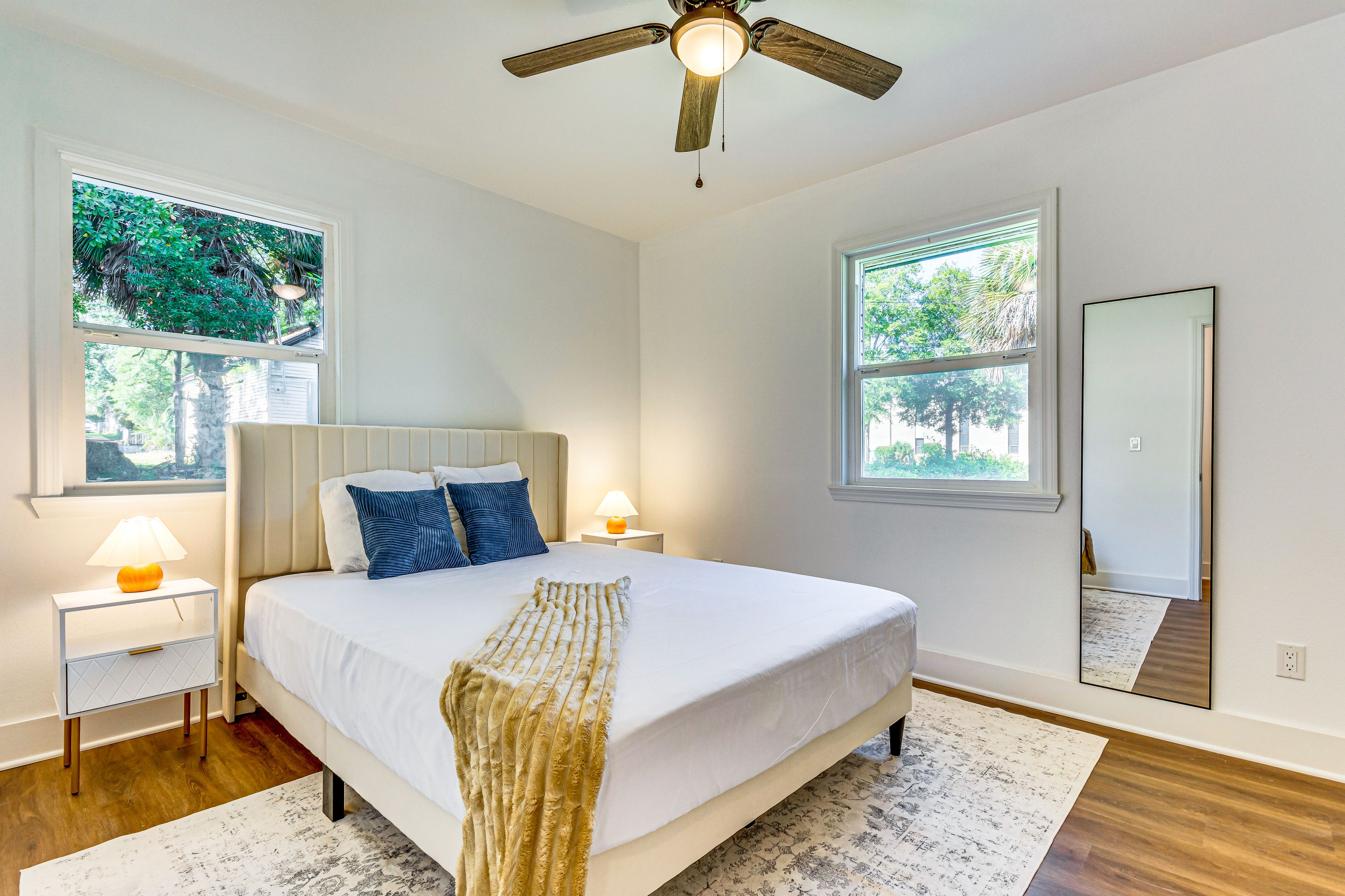 Bedroom 2 | King Bed