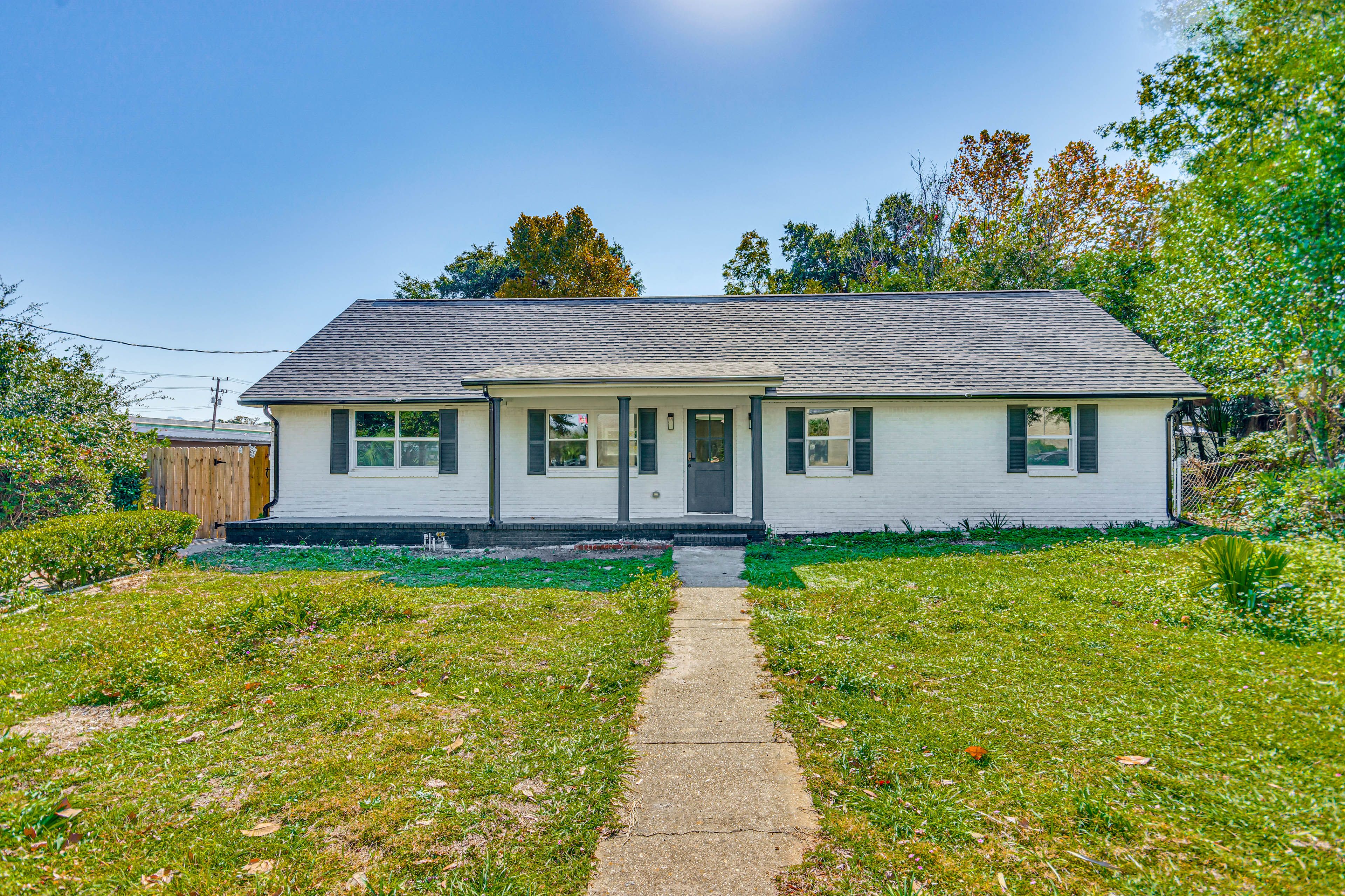 Single-Story House | Self Check-In | 9 Mi to Pensacola Beach