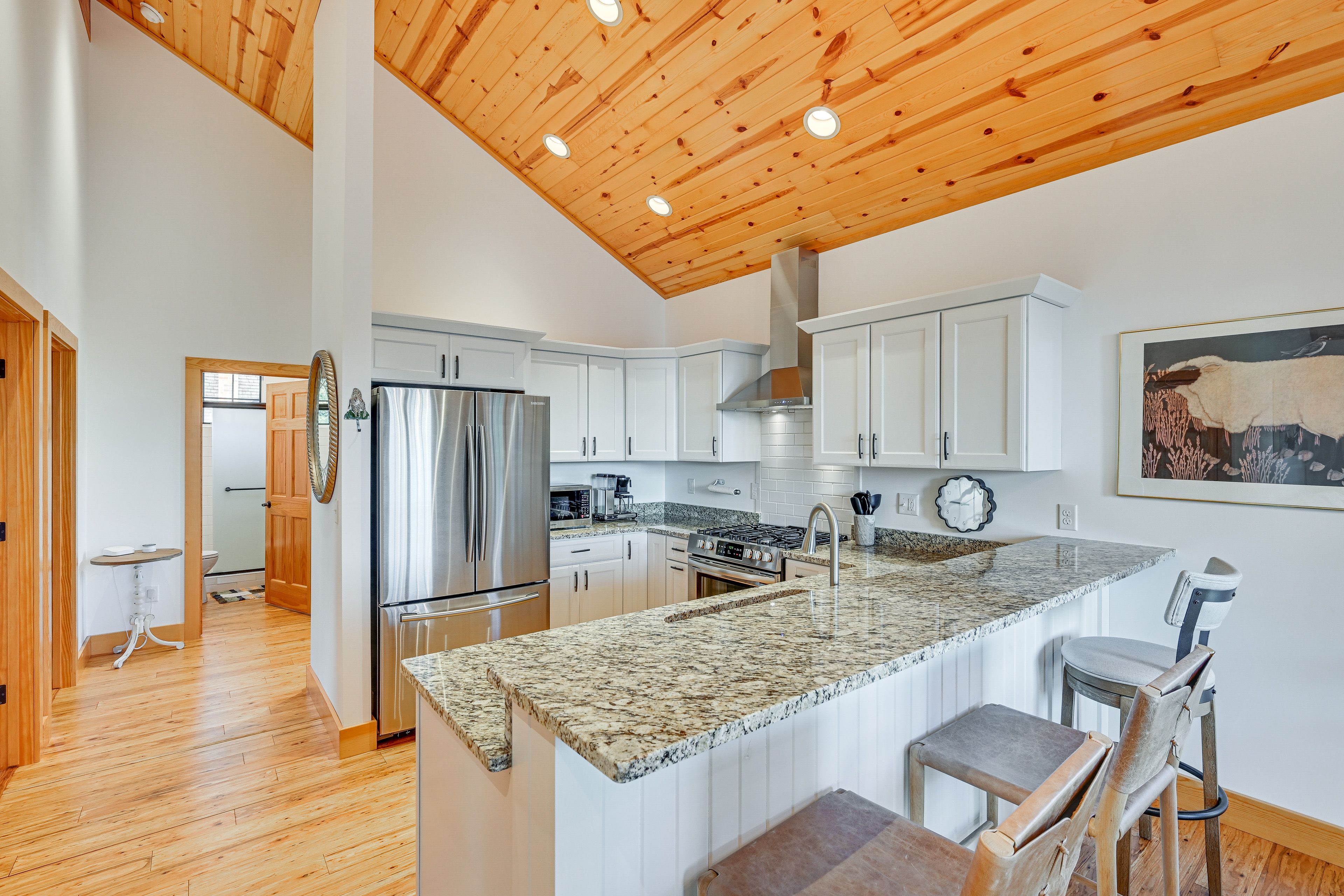 Kitchen | Main Level