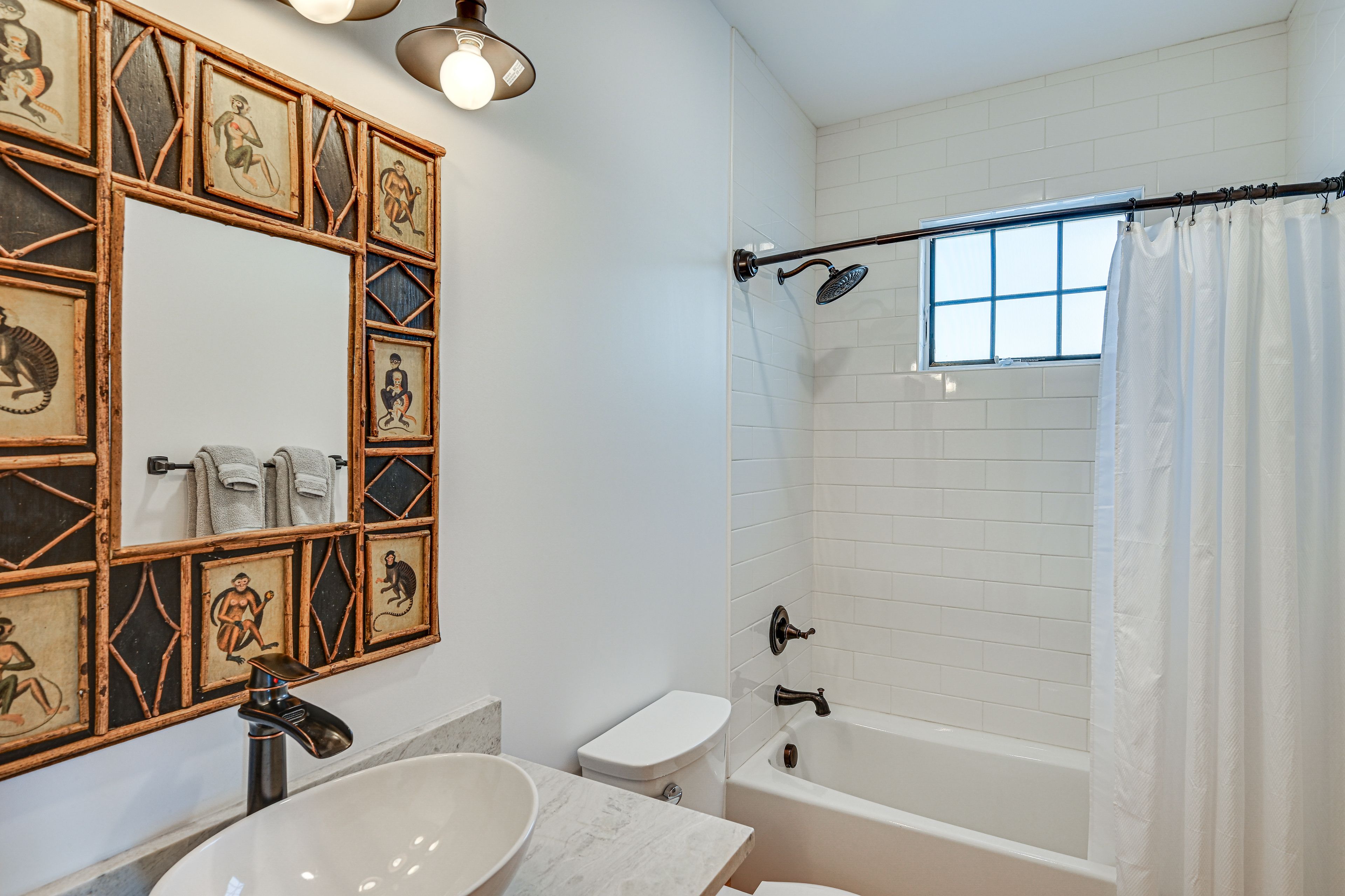 Bathroom | Main Level