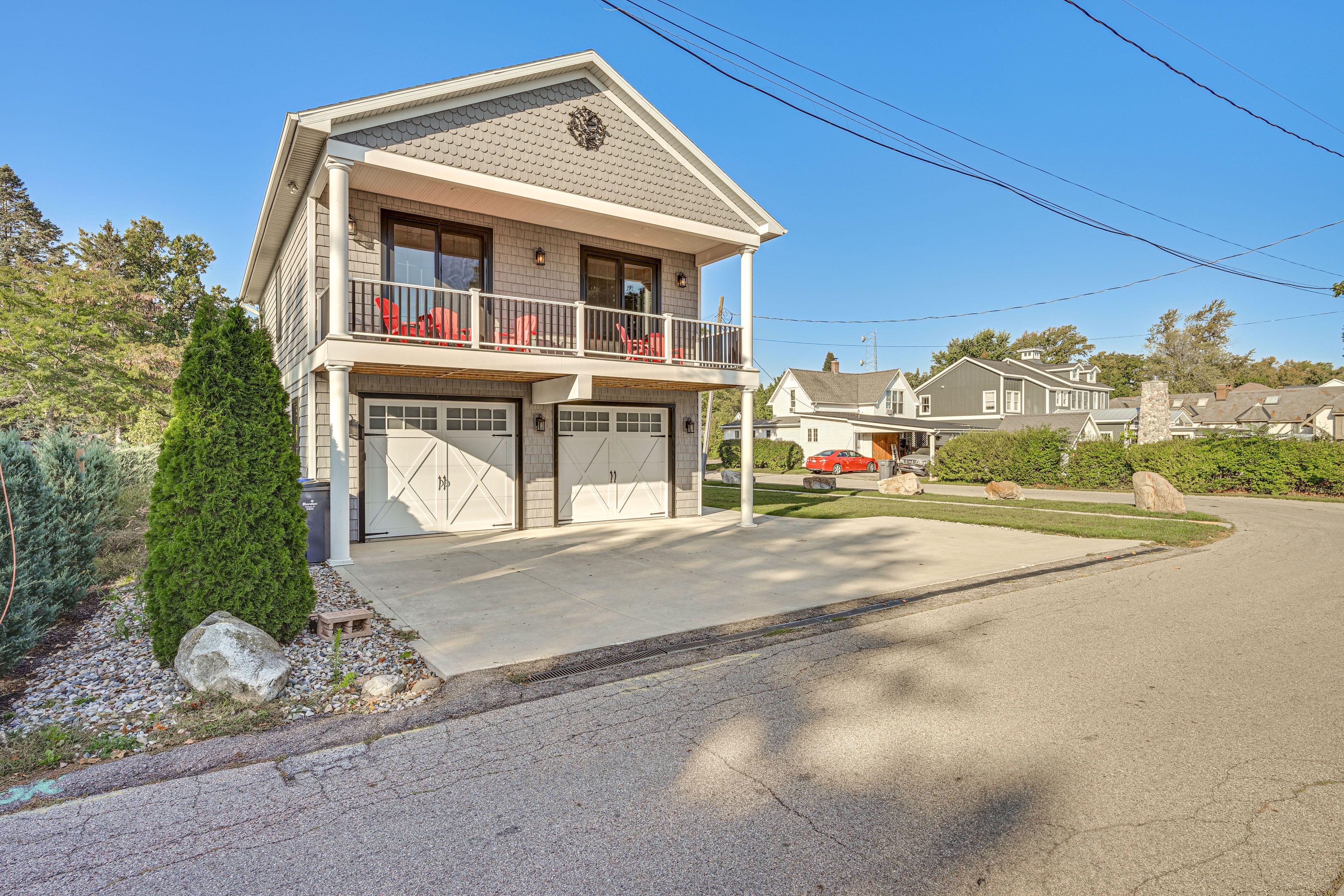 Parking | Driveway (2 Vehicles)
