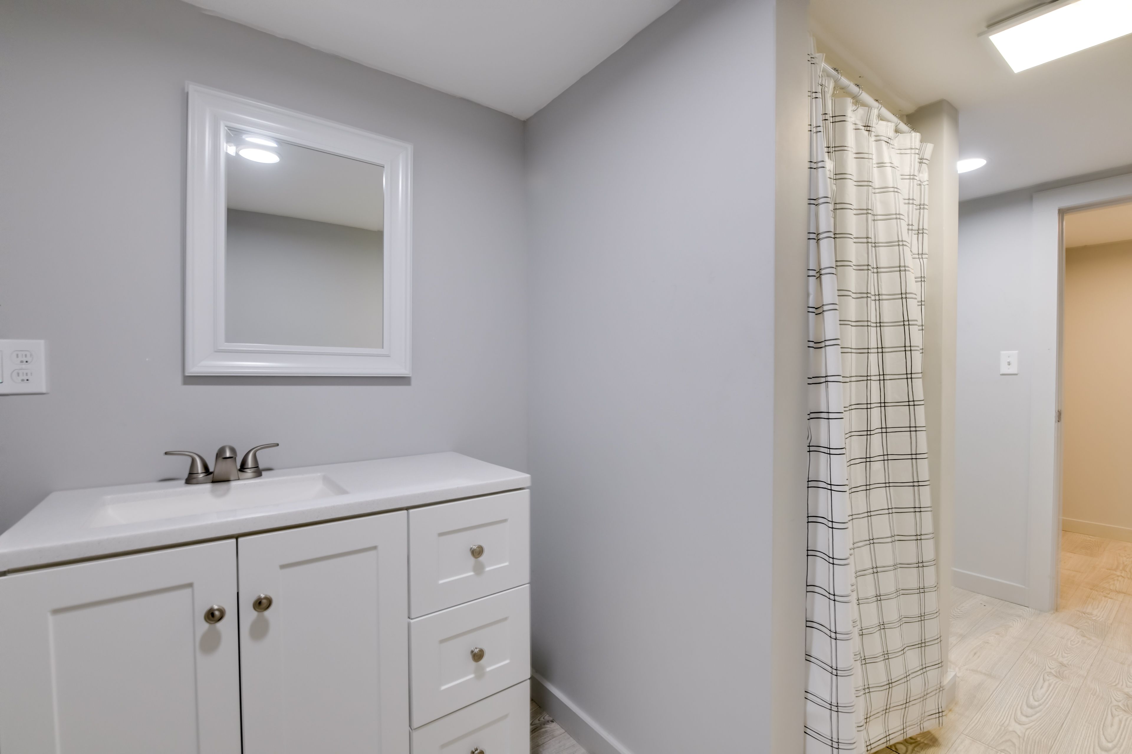 Full Bathroom | Basement