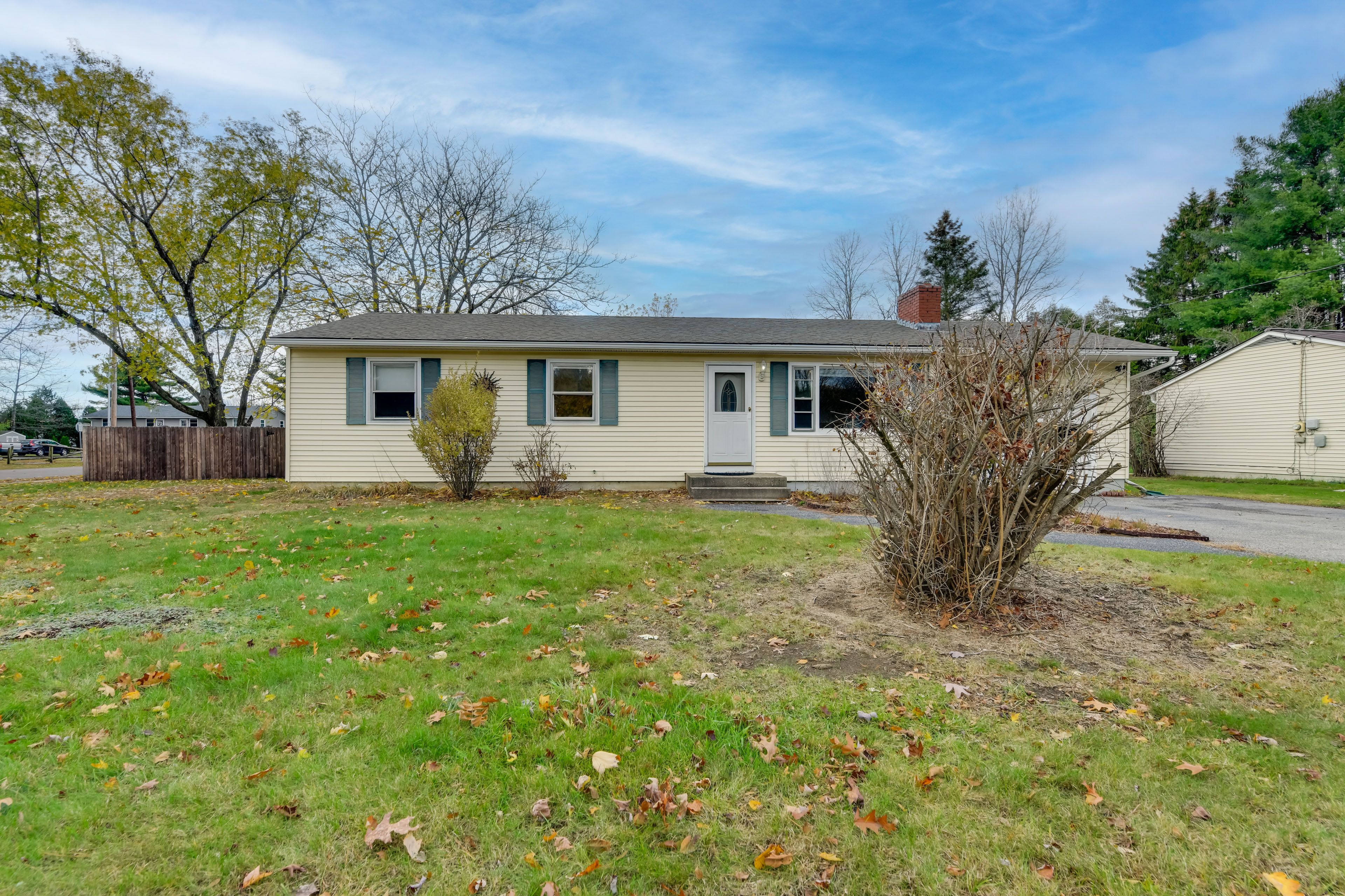 Parking | Driveway (3 Vehicles)