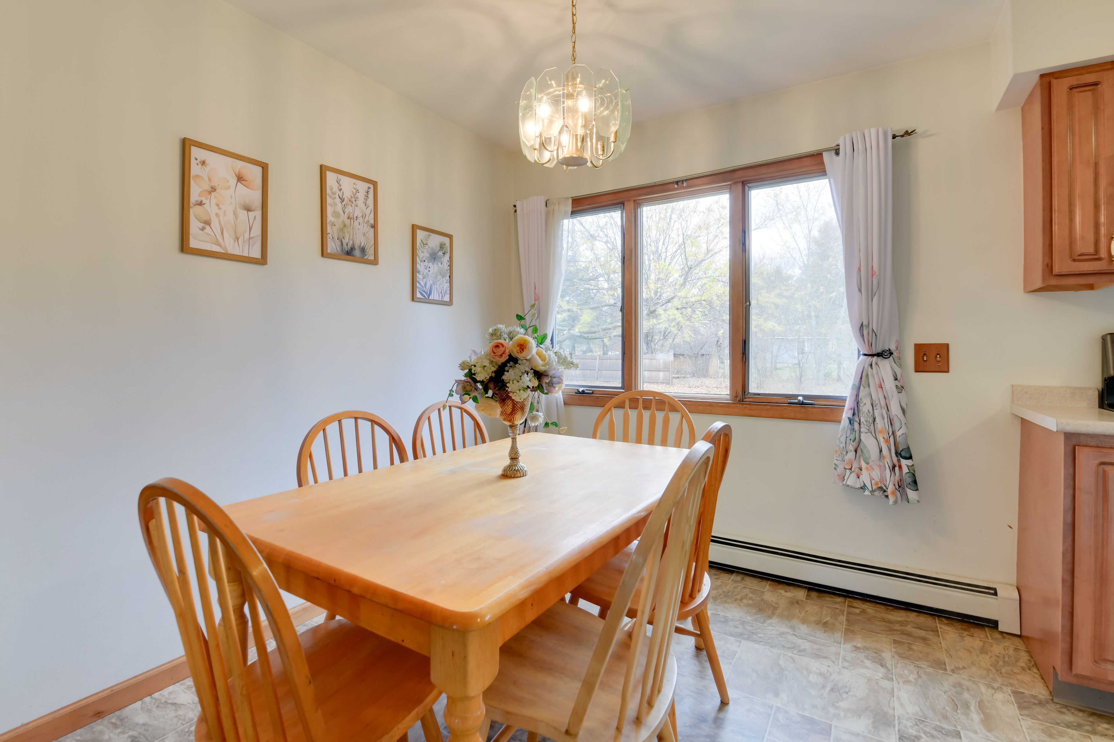 Dining Area | Main Floor