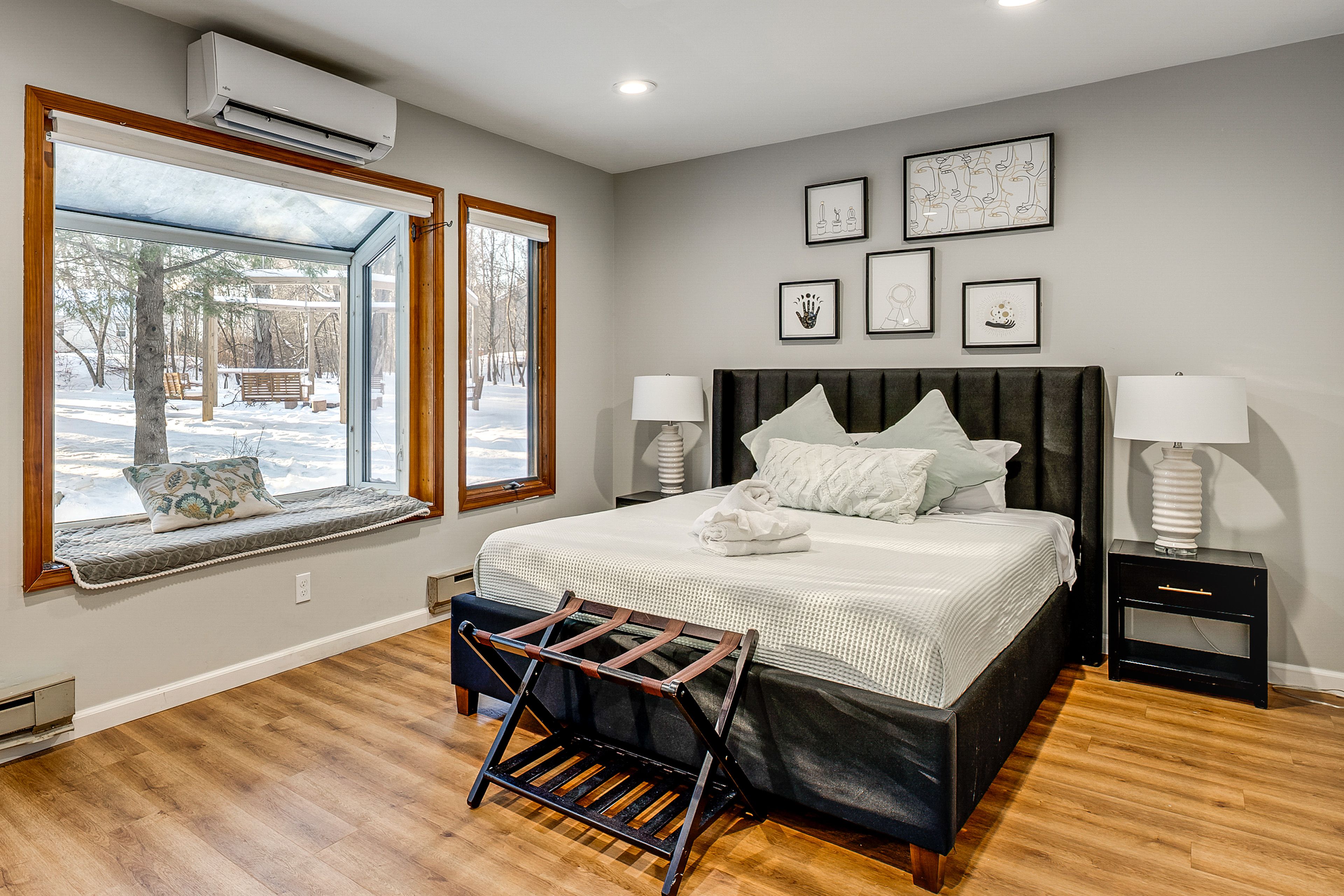 Bedroom 2 | 1st Floor | Queen Bed