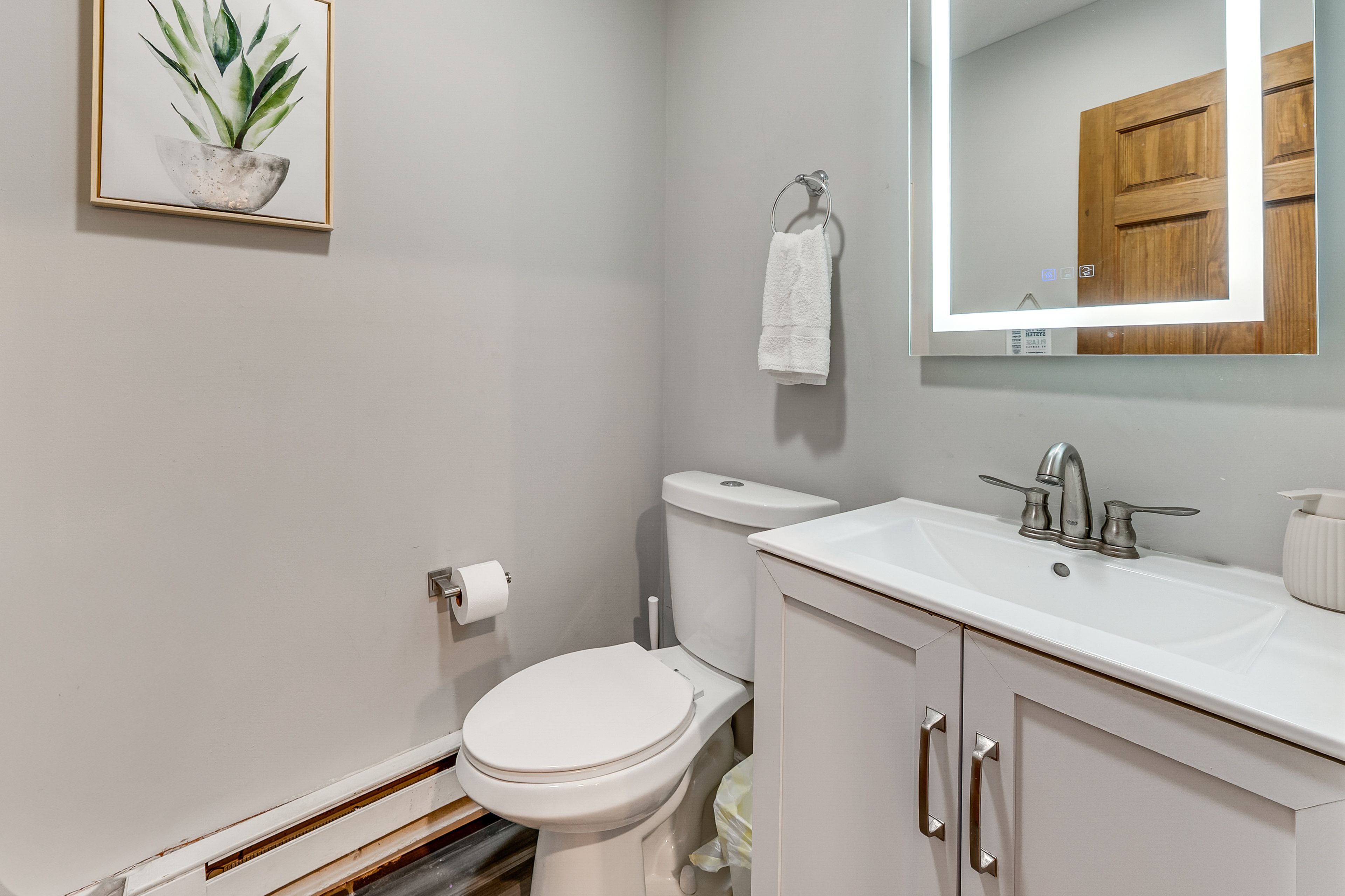 Half Bathroom | 1st Floor