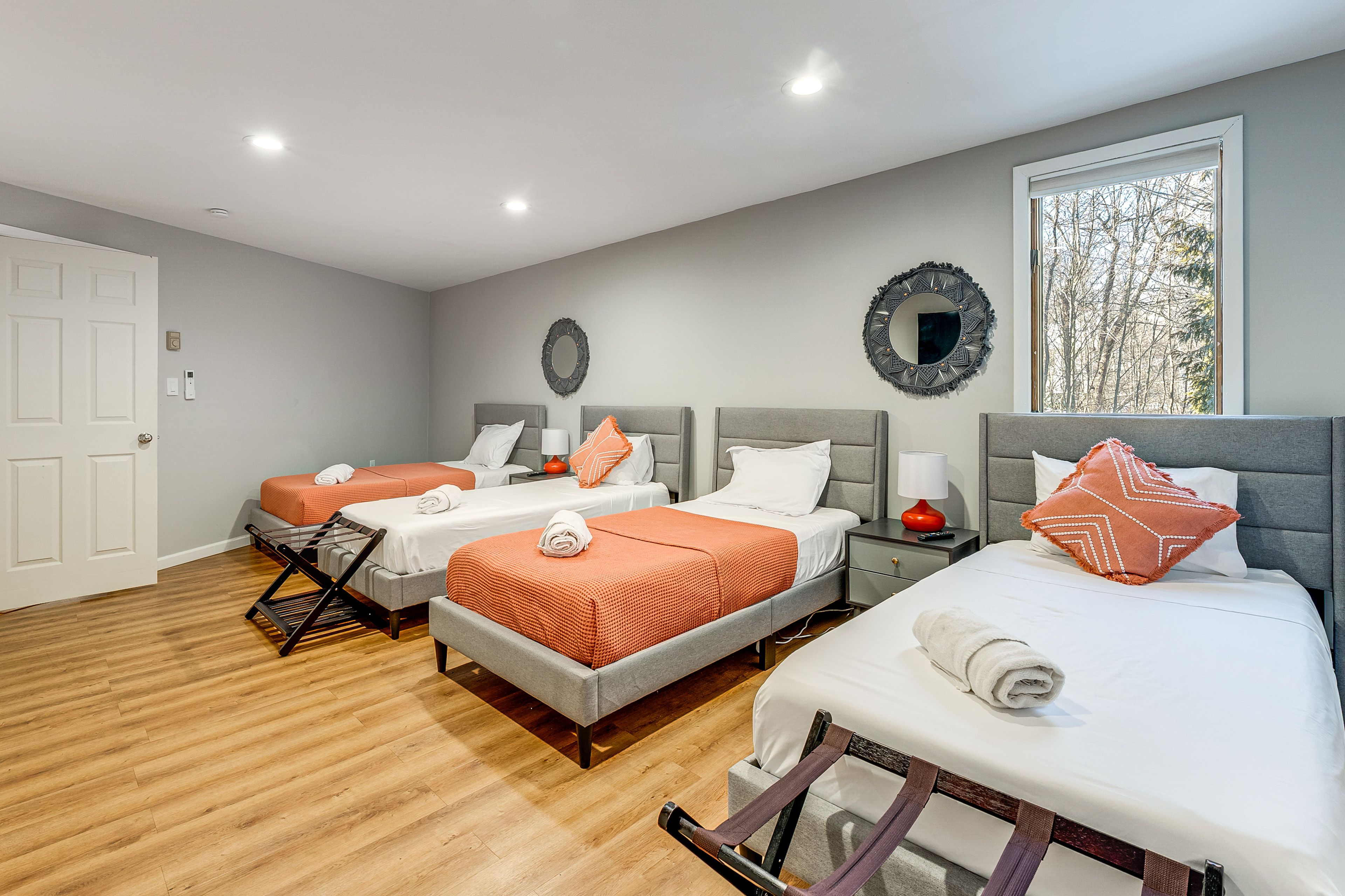 Bonus Room 2 | 2nd Floor | 4 Twin Beds