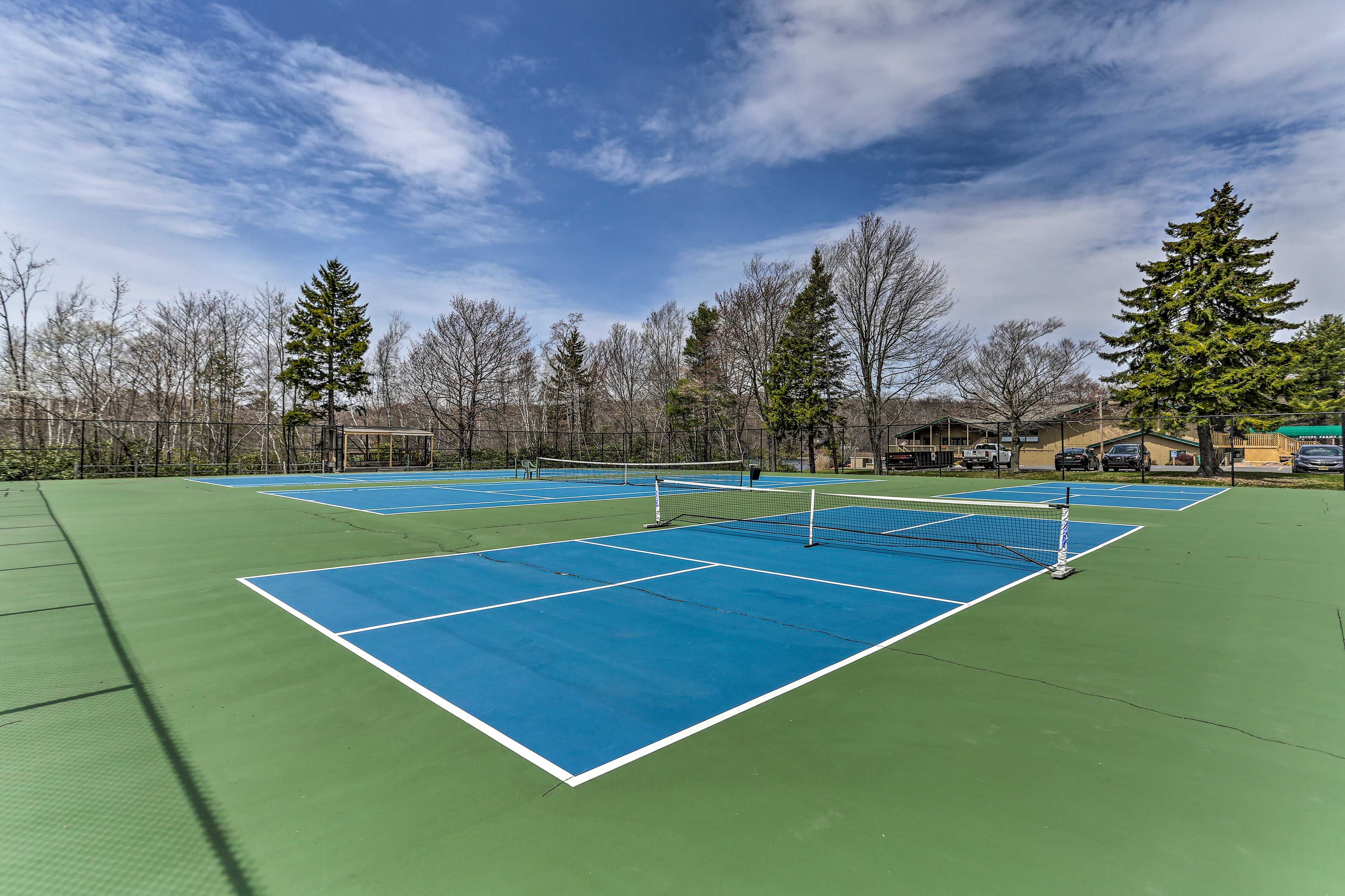 Tennis & Pickleball Courts