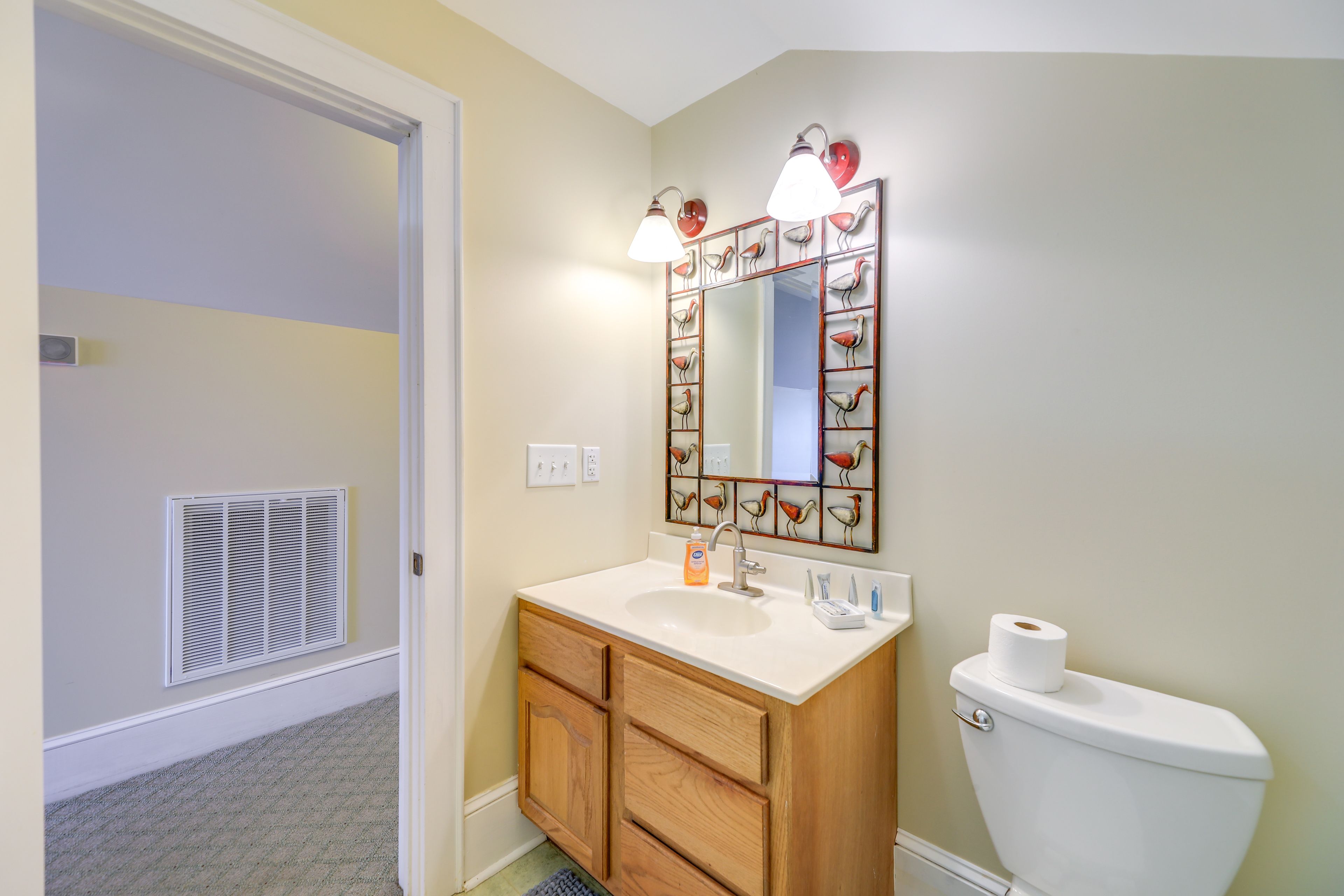 Full Bathroom | 2nd Floor