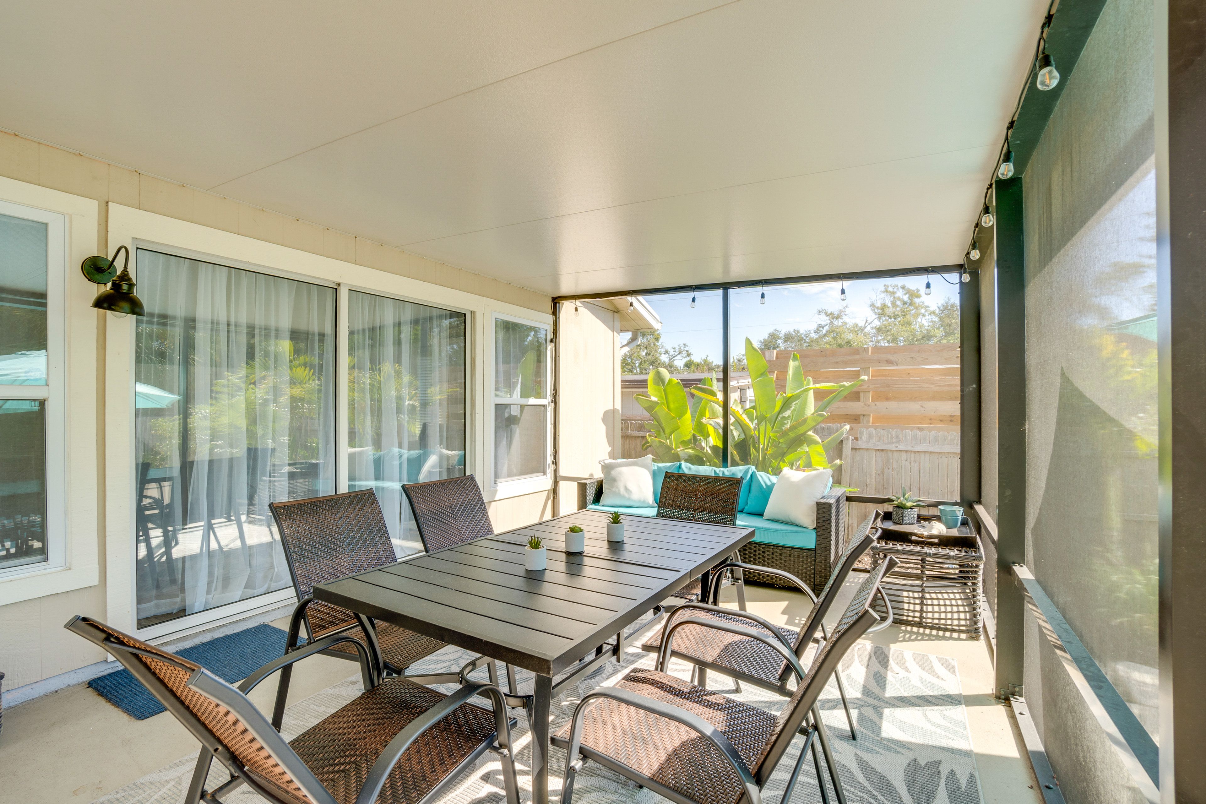 Screened Porch | Outdoor Dining