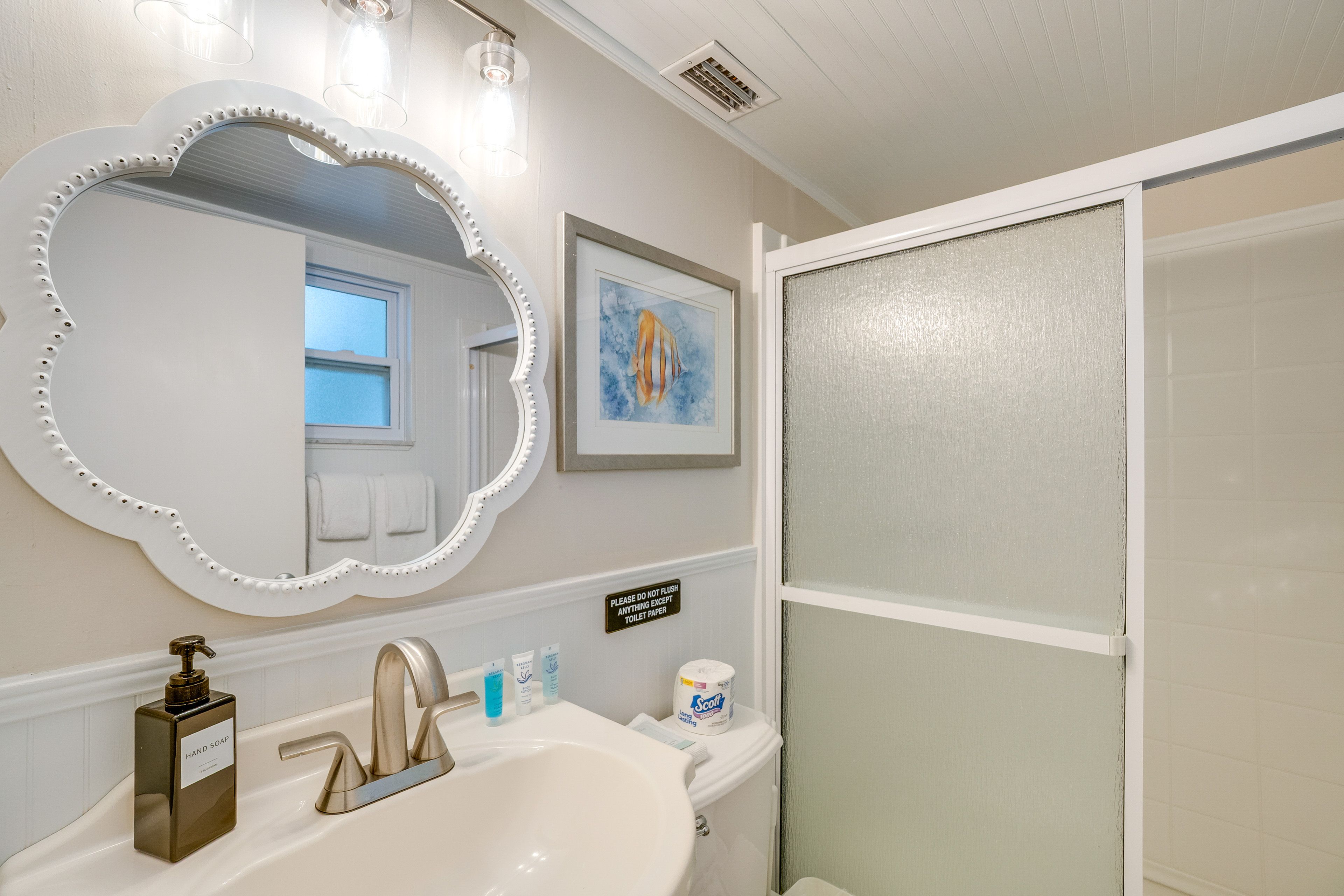 En-Suite Bathroom | Towels Provided