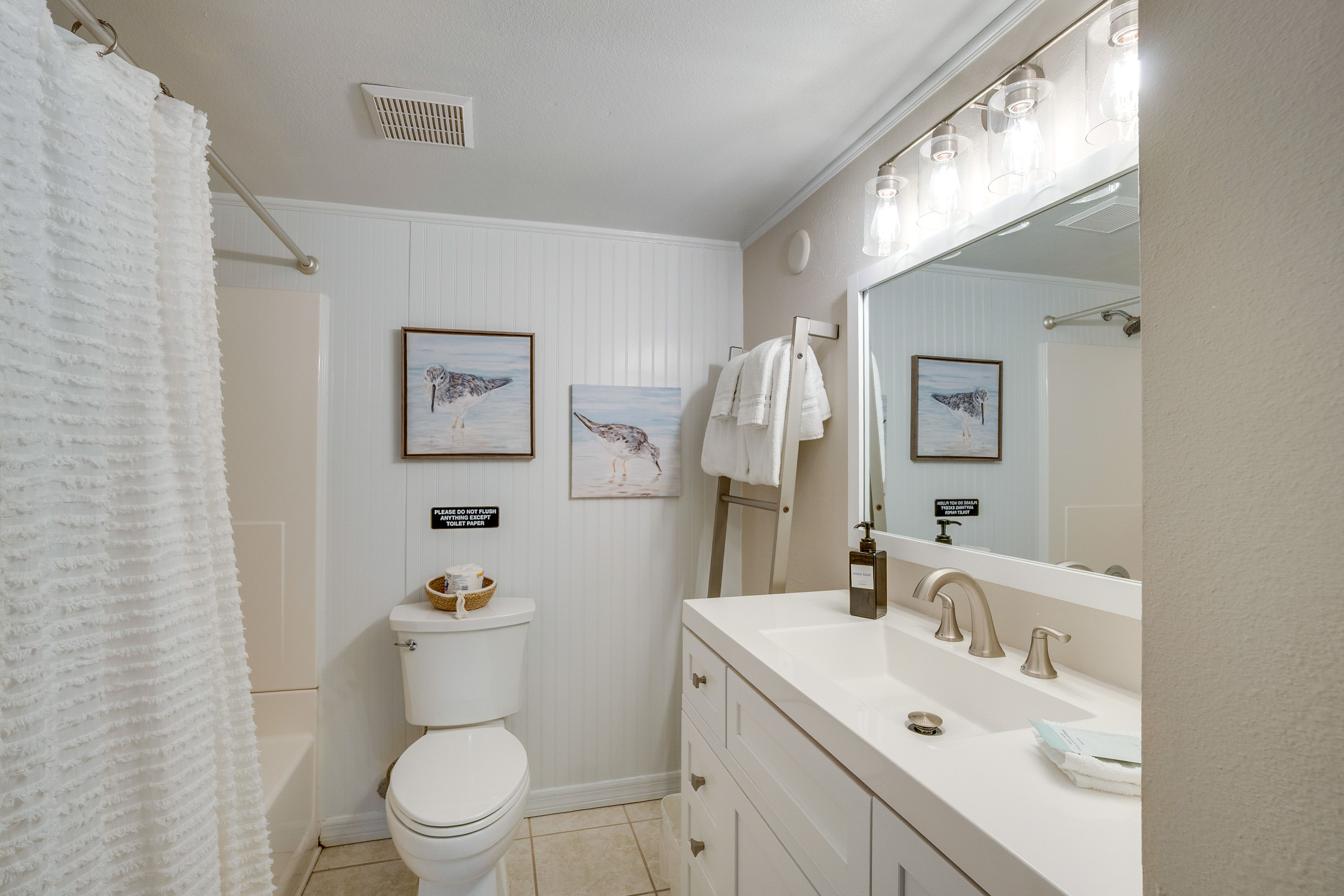 Full Bathroom | Complimentary Toiletries | Hair Dryer