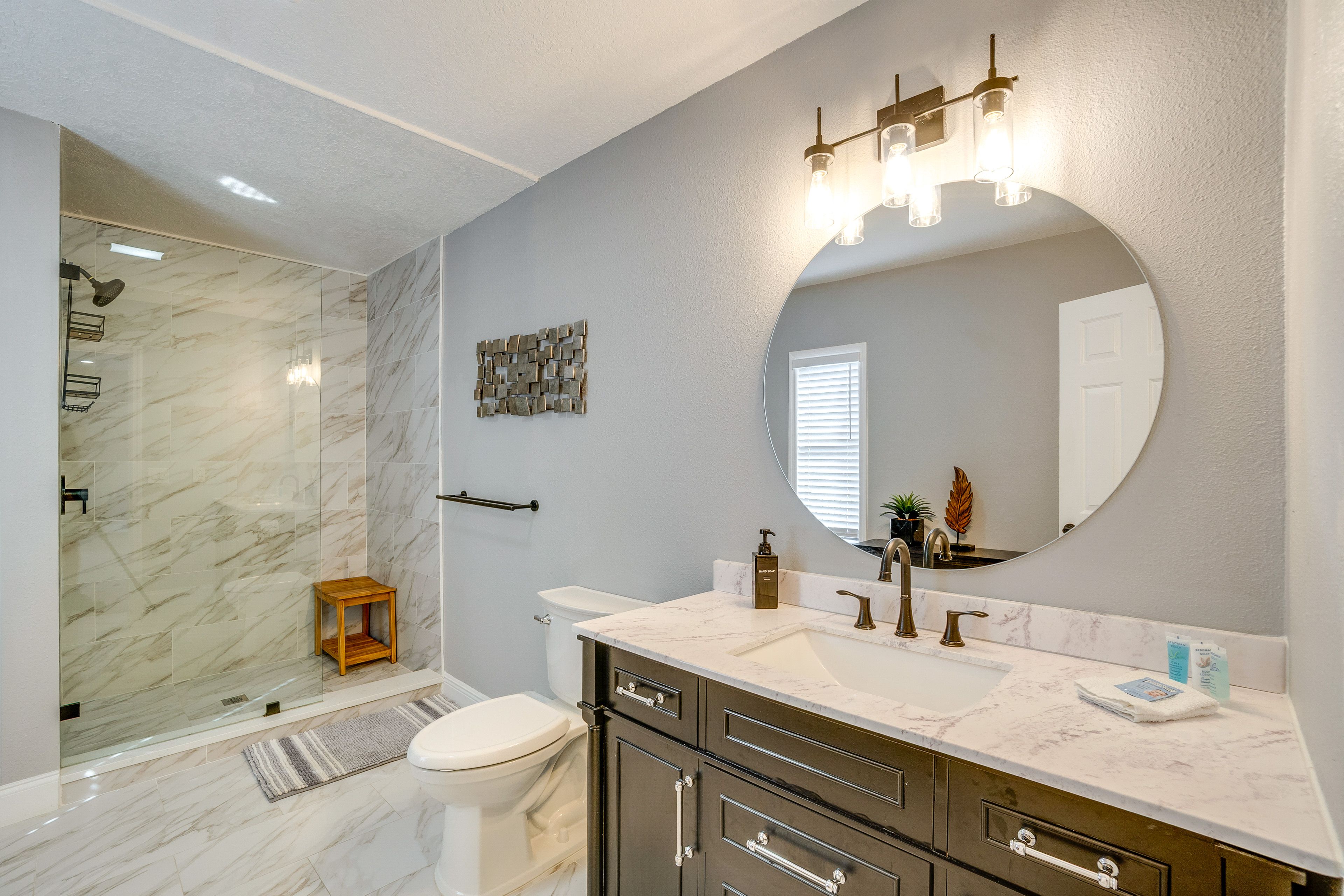 En-Suite Bathroom | 2nd Floor | Towels Provided