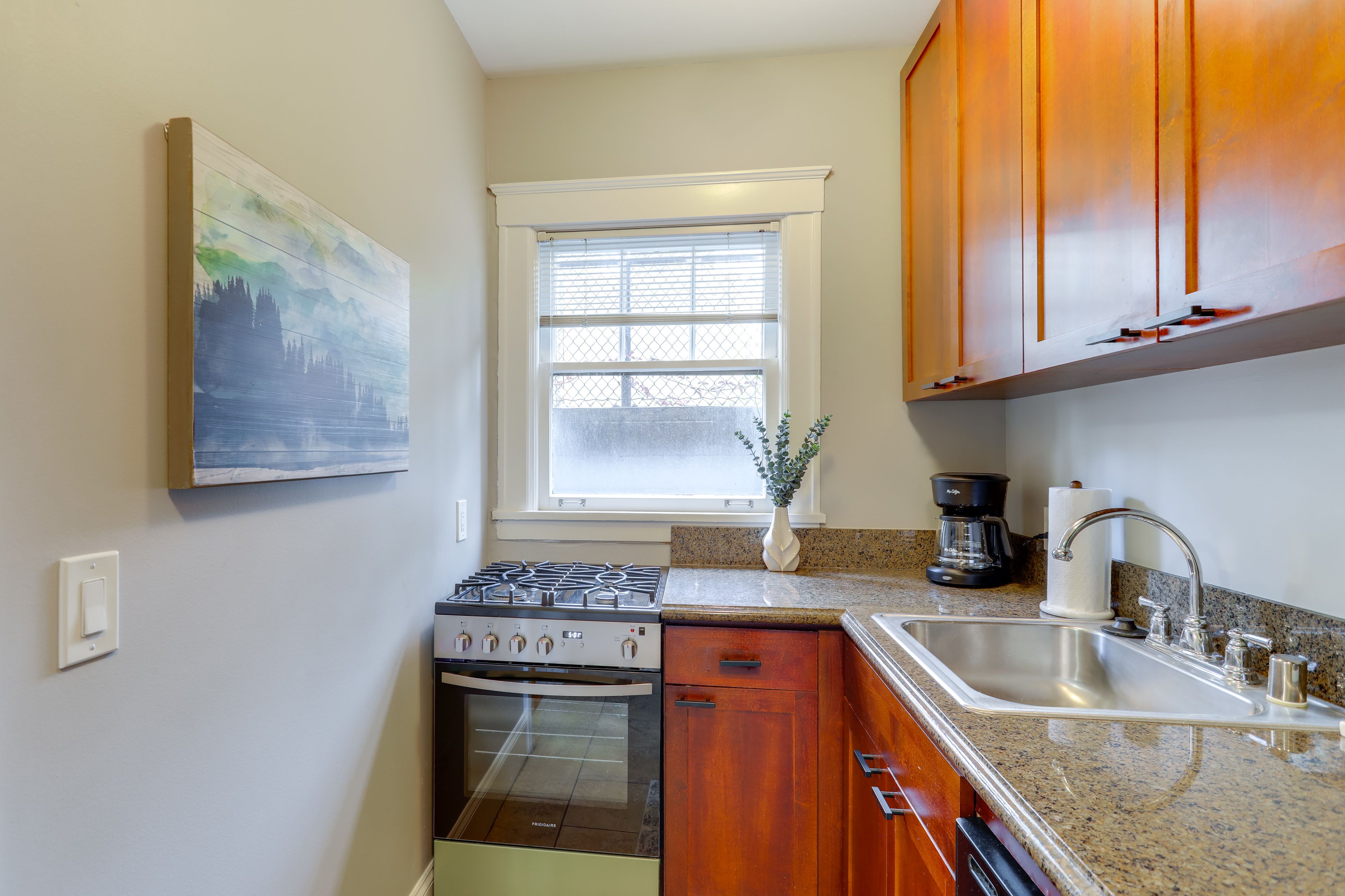 Kitchen | Refrigerator | Dishwasher | Toaster | Washer/Dryer