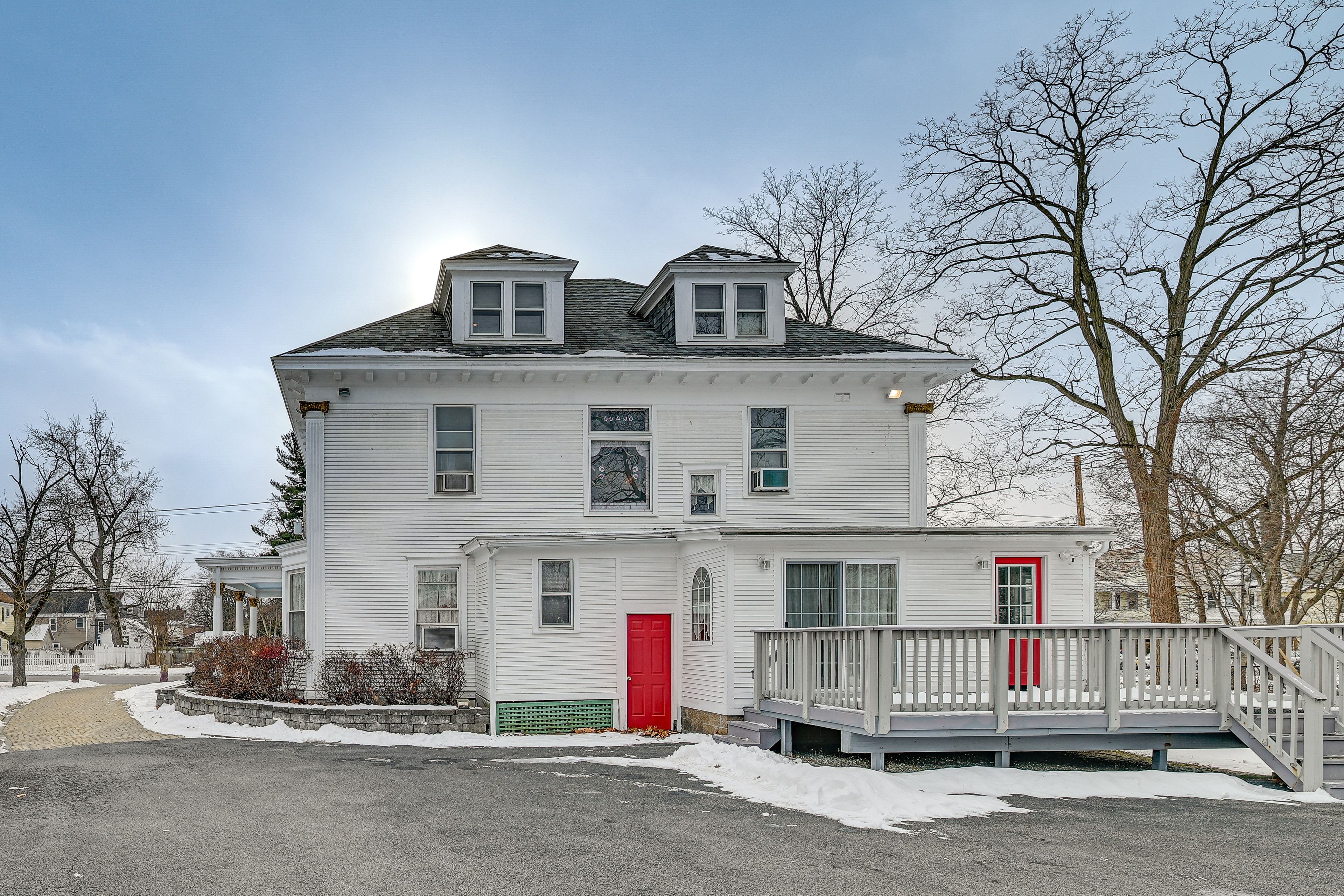 Driveway Parking (5 Vehicles)