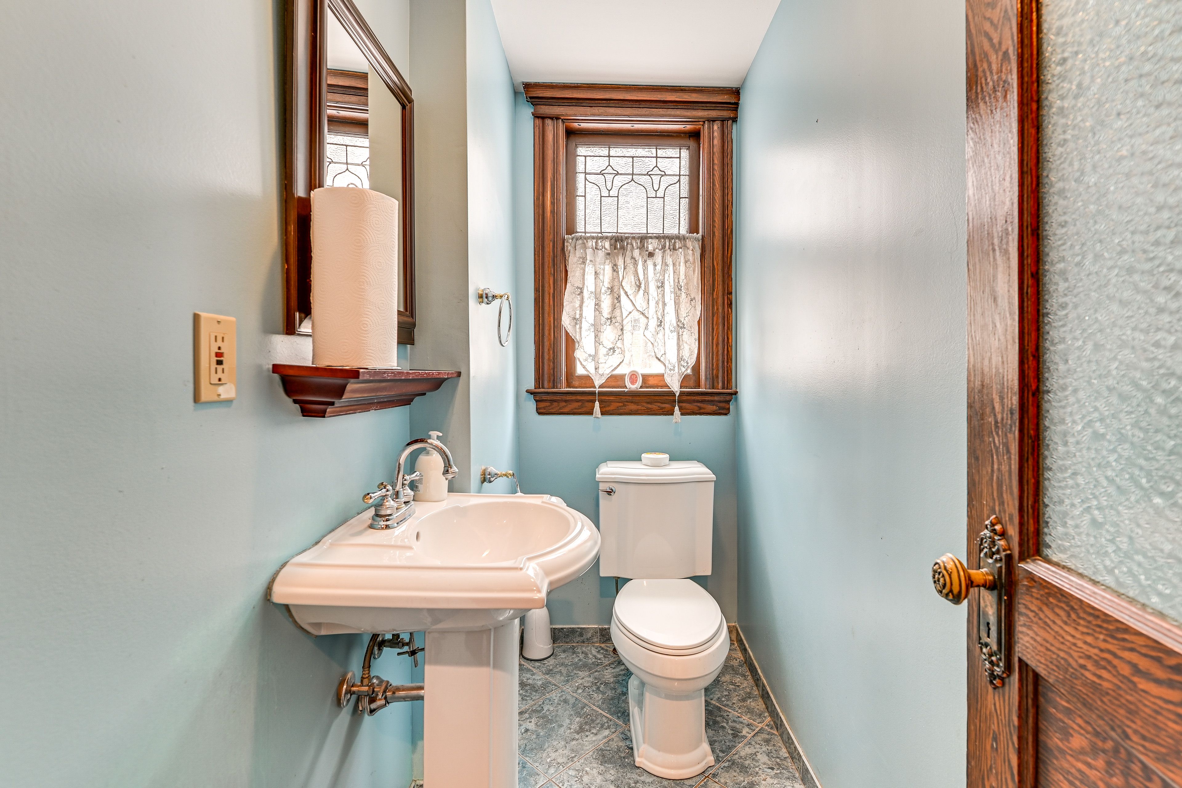 Half Bathroom | 2nd Floor