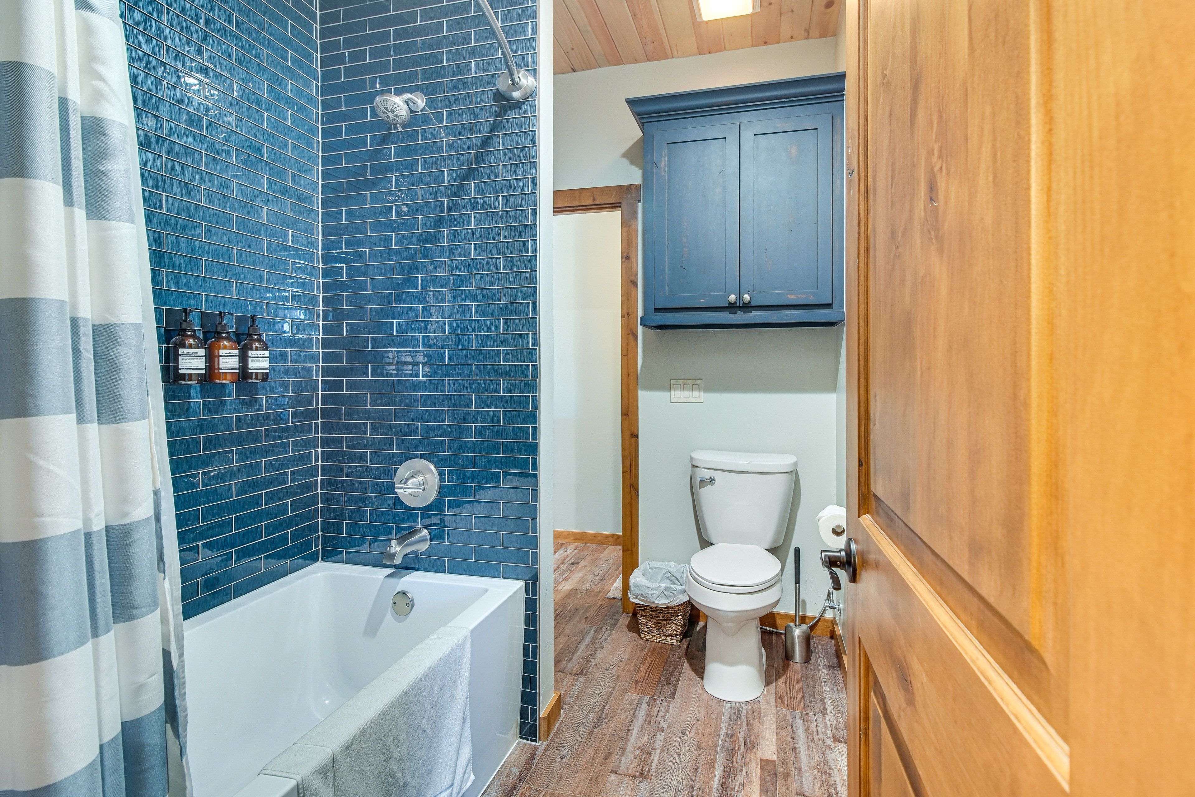 En-Suite Bathroom | 2nd Floor
